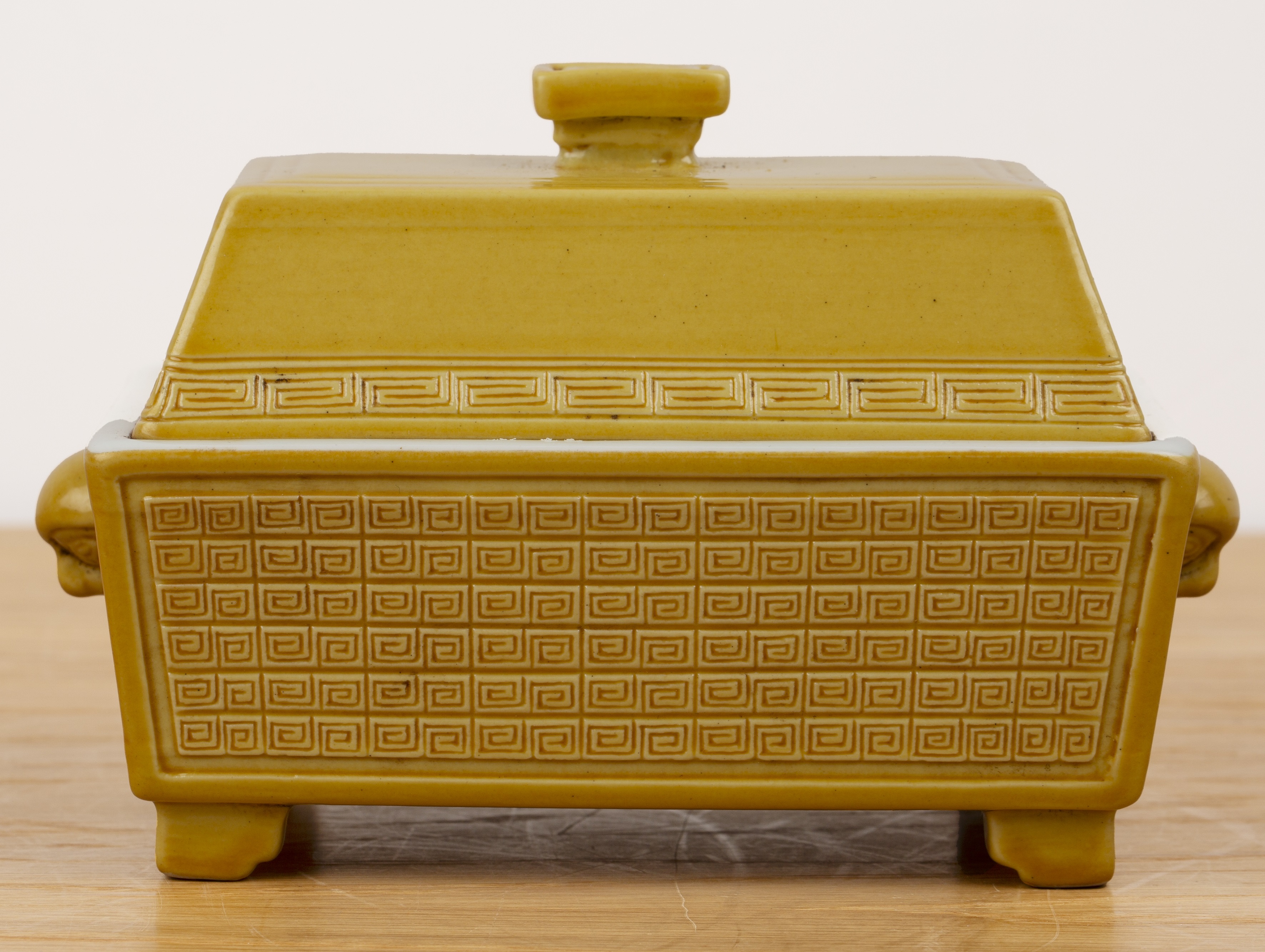 Yellow ground porcelain box and cover Chinese of rectangular form, with allover key decoration - Image 4 of 10