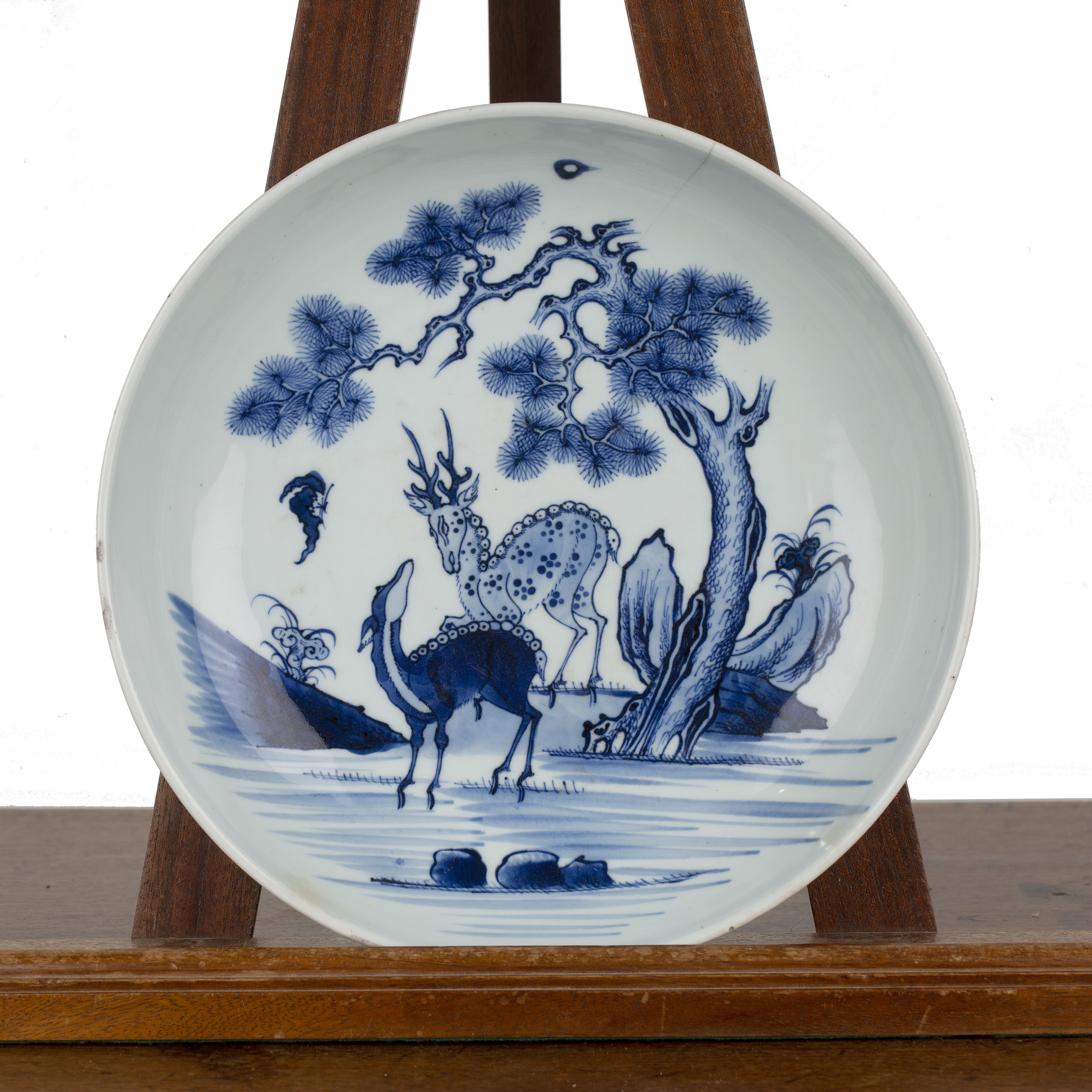 Pair of blue and white porcelain large dishes Chinese, 18th Century each painted with symbolic - Bild 7 aus 20