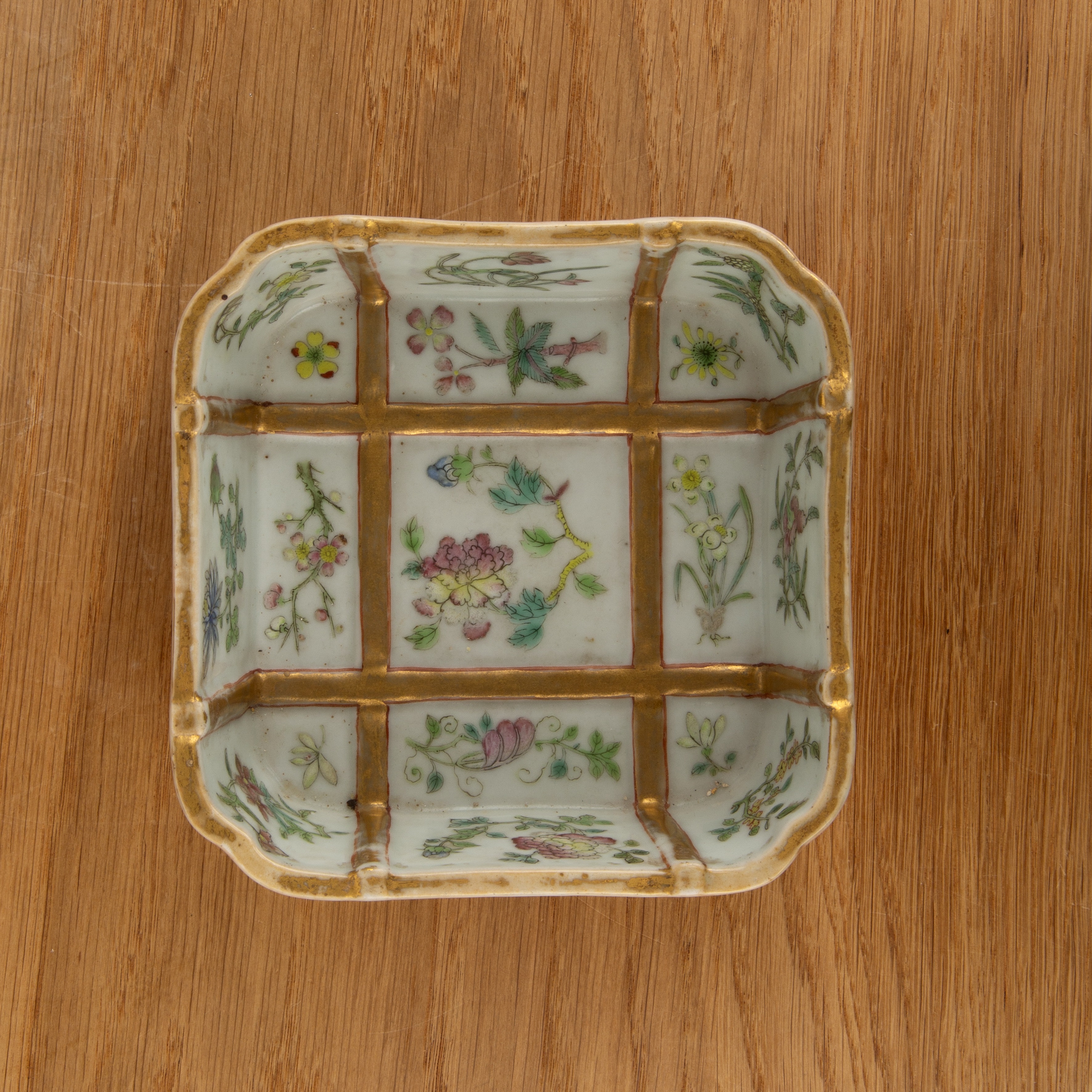 Porcelain square dish Chinese, Daoguang with panels of painted flowers within gilded bands to the - Image 4 of 10