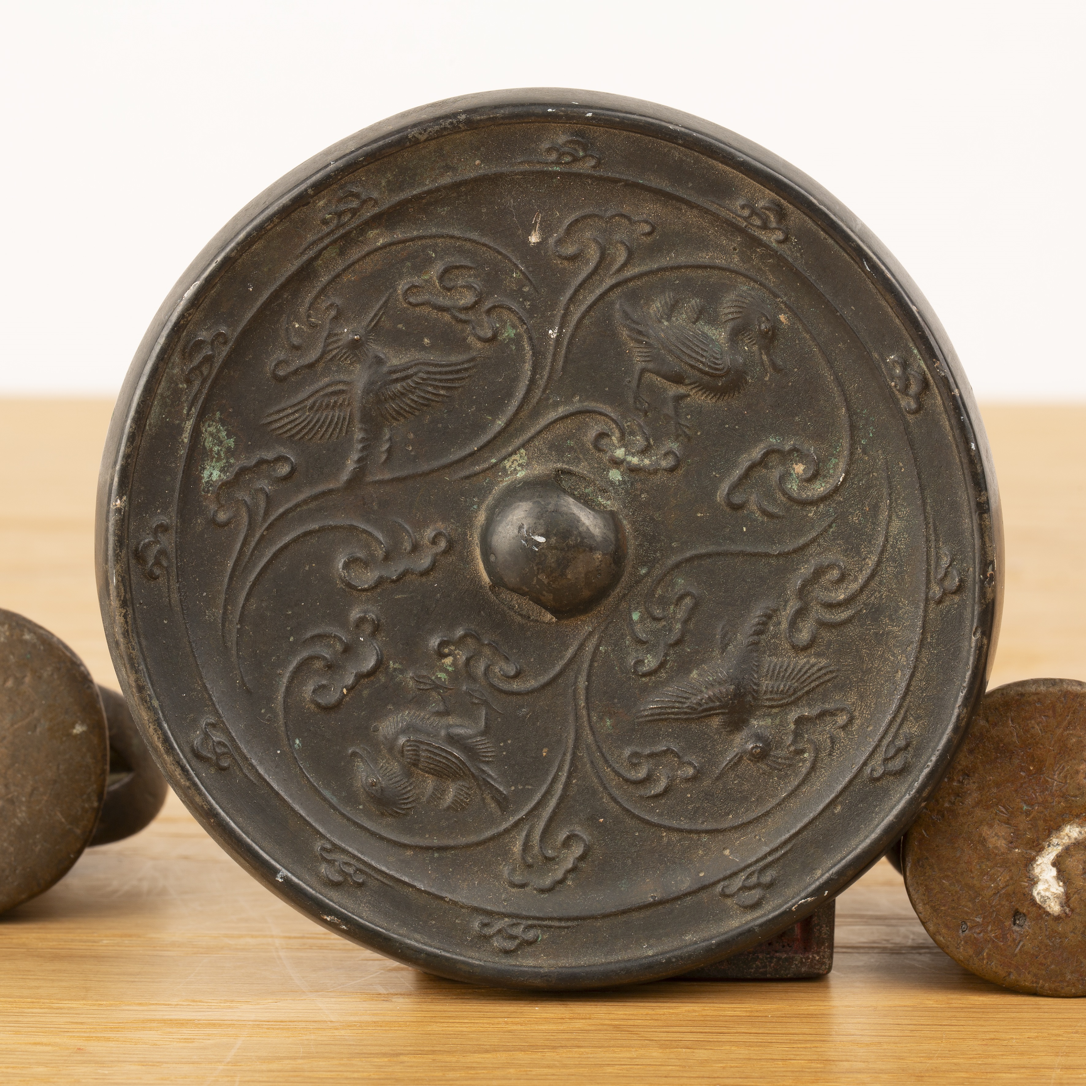 Group of pieces Chinese and Nepalese to include a bronze circular mirror11cm diameter, a small - Bild 6 aus 6