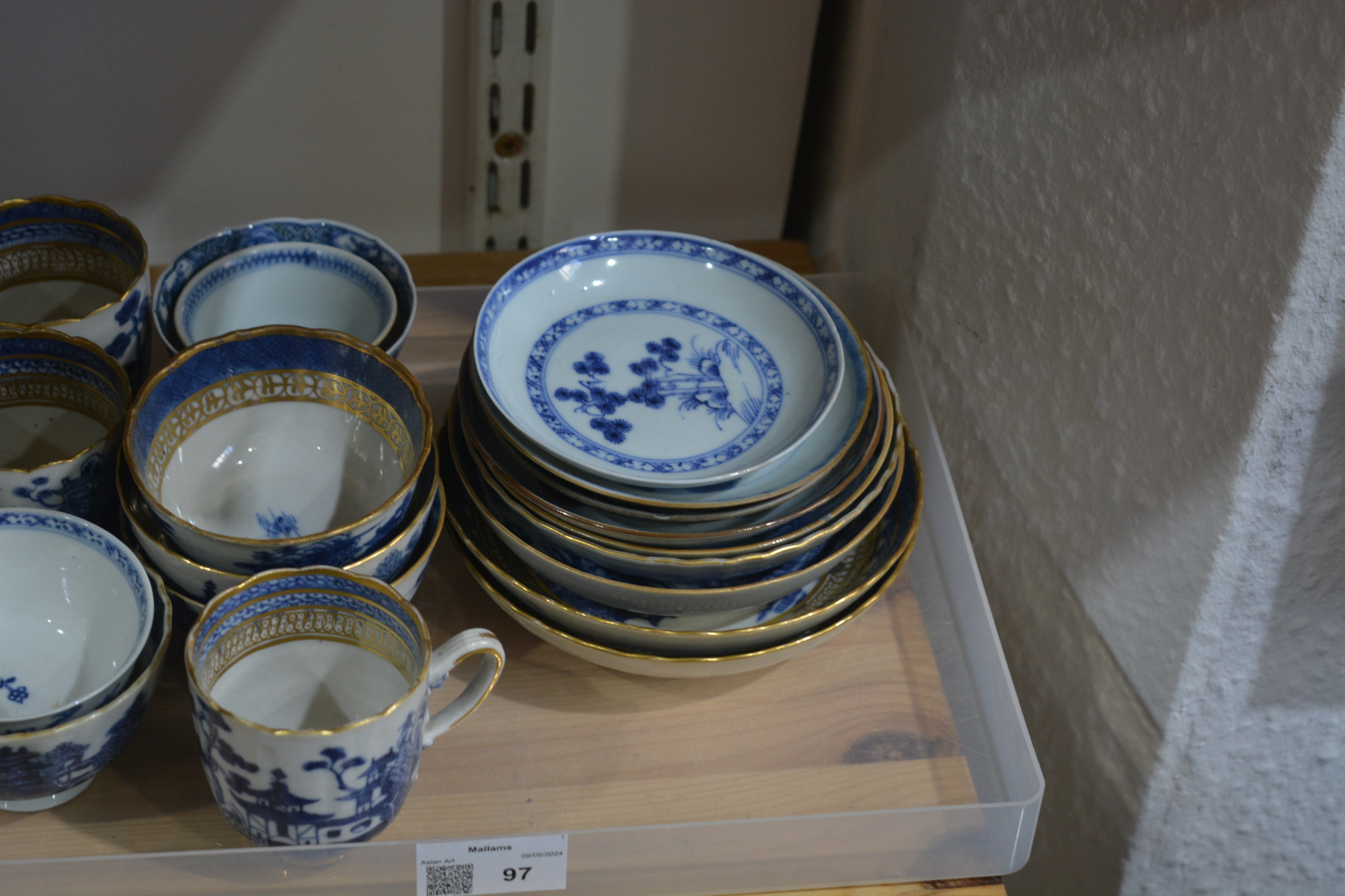 Group of various tea bowls, saucers and cups Chinese, 18th/19th Century including Nanking, Export - Image 6 of 8