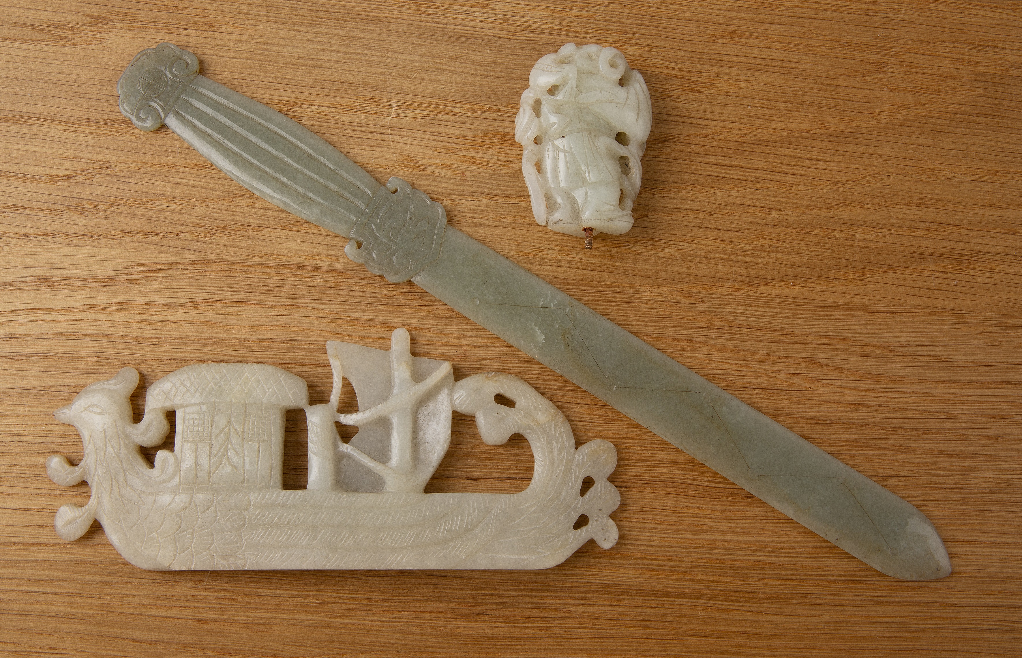 Group of three jade pieces Chinese, 19th/20th Century including a model sceptre with a carved ruyi - Image 5 of 19
