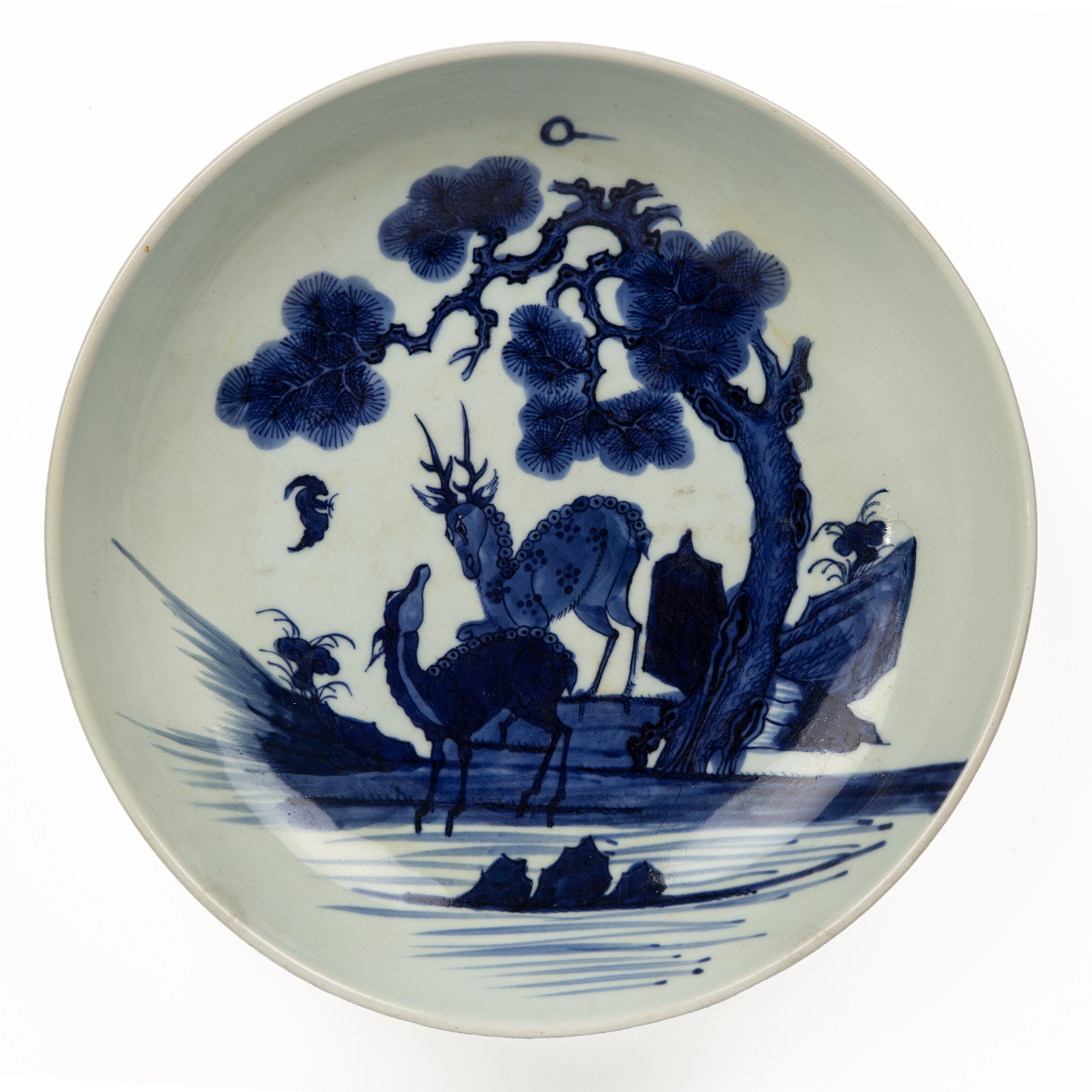 Pair of blue and white porcelain large dishes Chinese, 18th Century each painted with symbolic - Bild 4 aus 20