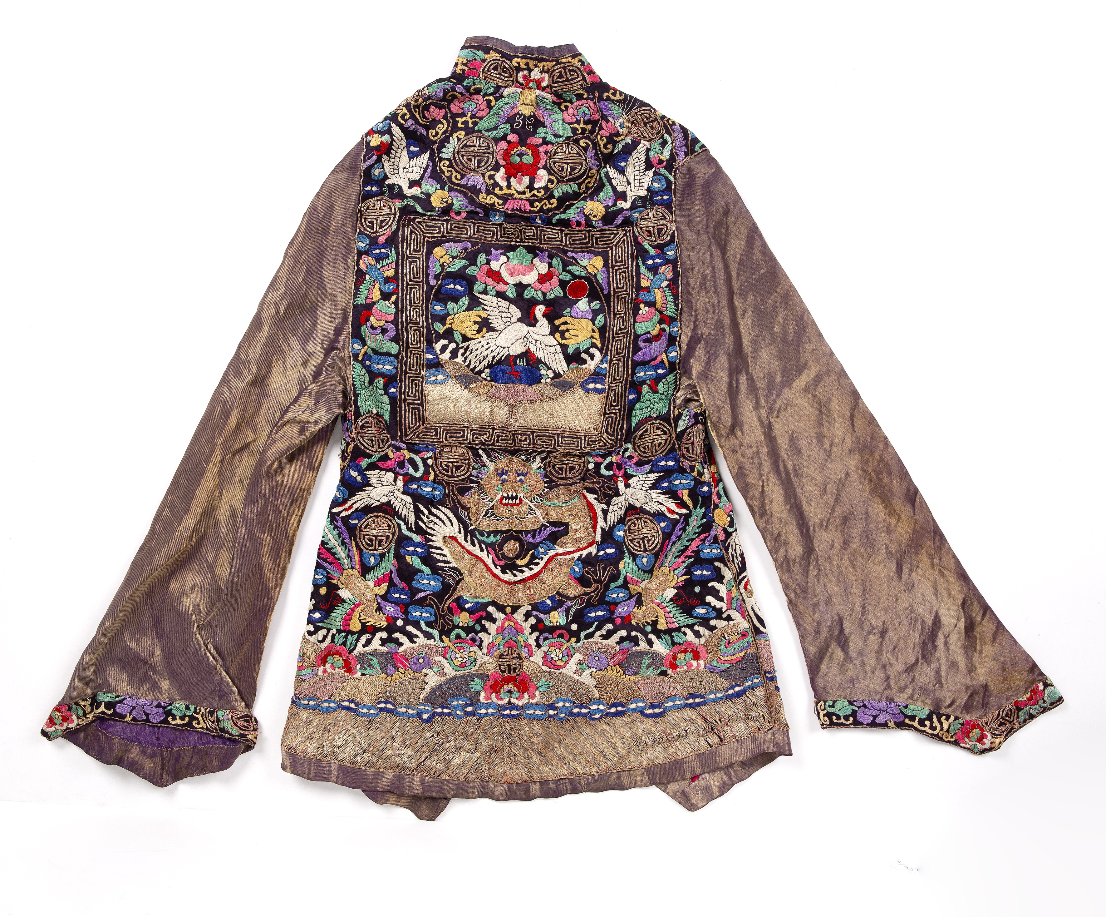 Xiapei vest Chinese, circa 1900 deep purple ground, embroidered with a 5th-rank silver pheasant - Bild 2 aus 2