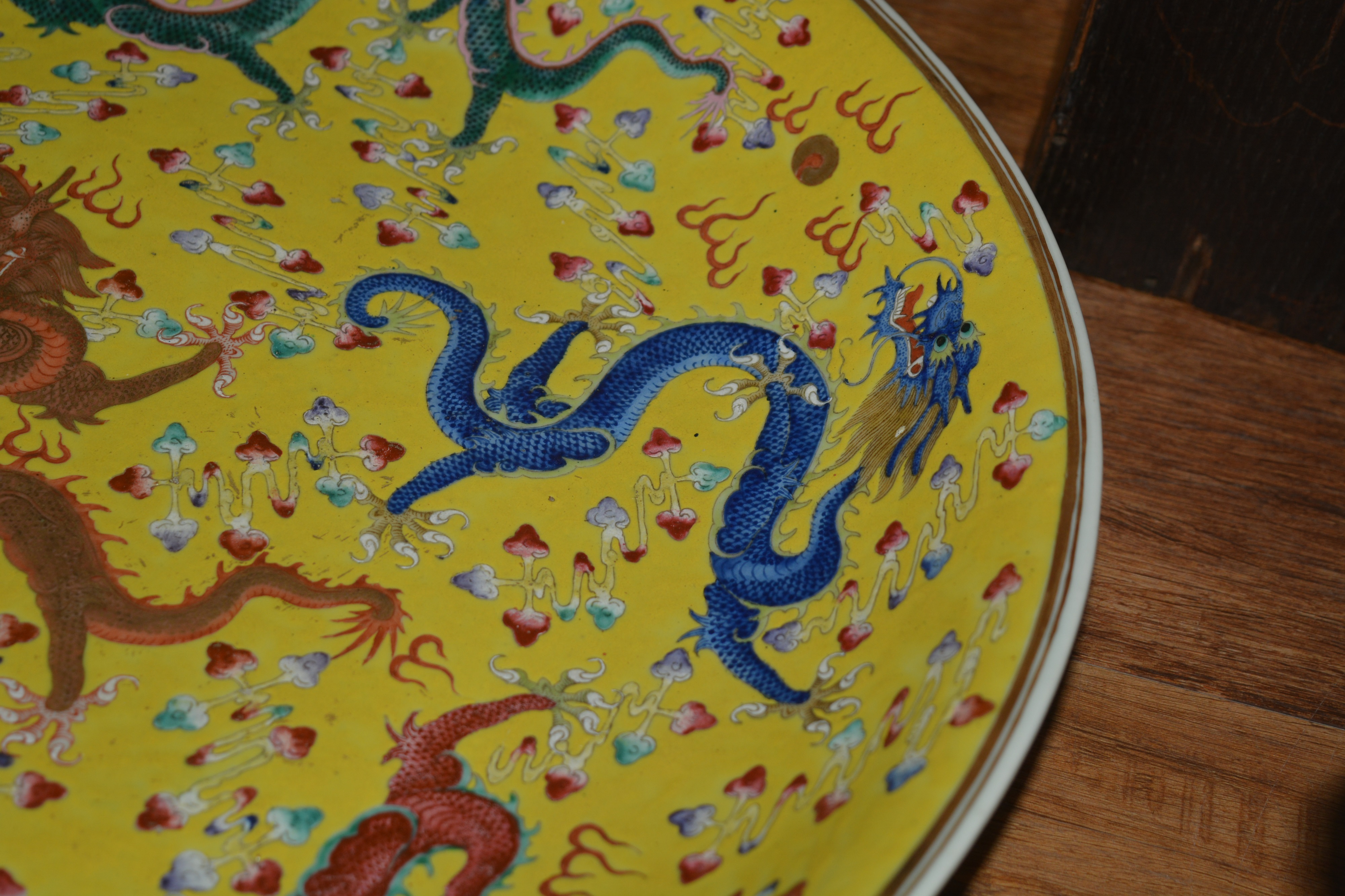 Imperial yellow ground large porcelain charger Chinese, Guangxu period painted in coloured enamels - Image 11 of 15