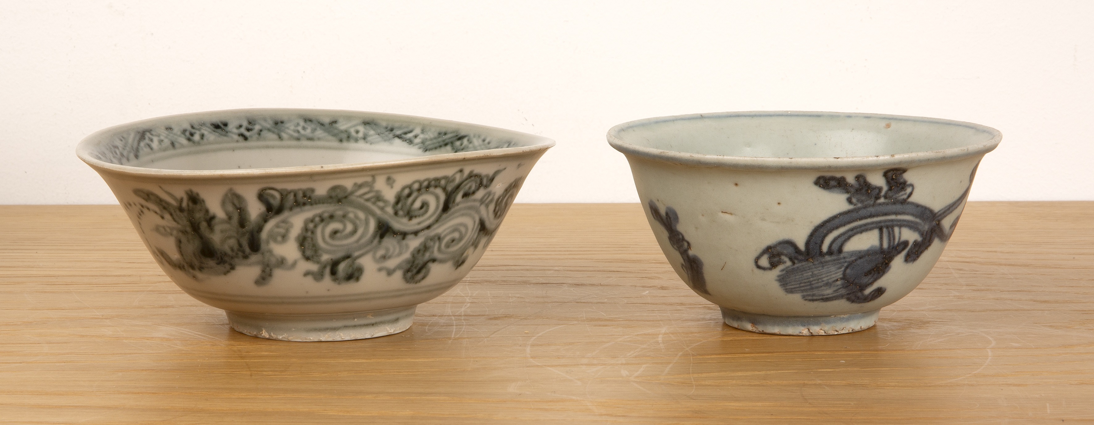 Group of four blue and white bowls Chinese, 16th Century to include a Makara pattern bowl, 15cm, a - Image 4 of 11