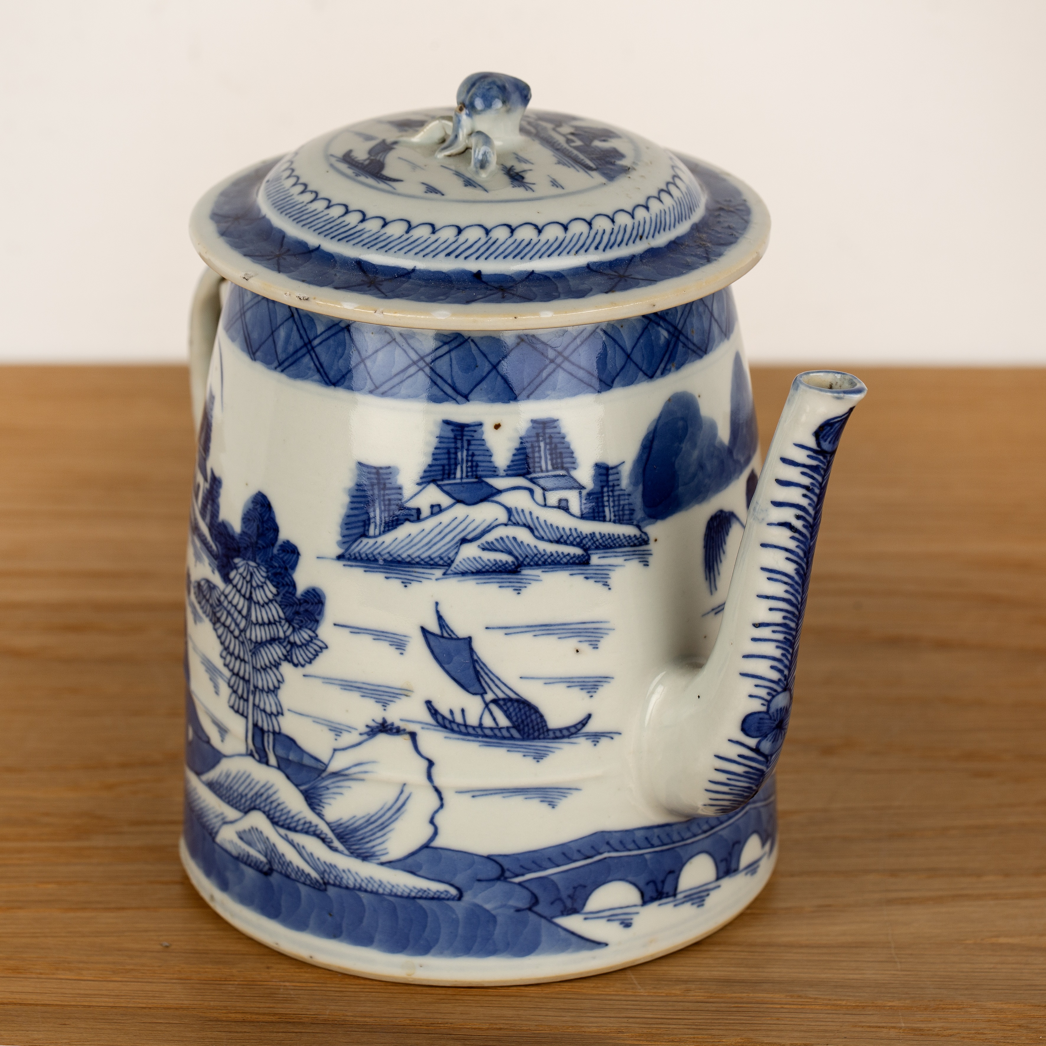 Blue and white export porcelain teapot Chinese, 19th Century painted with temples and a lake - Image 3 of 6