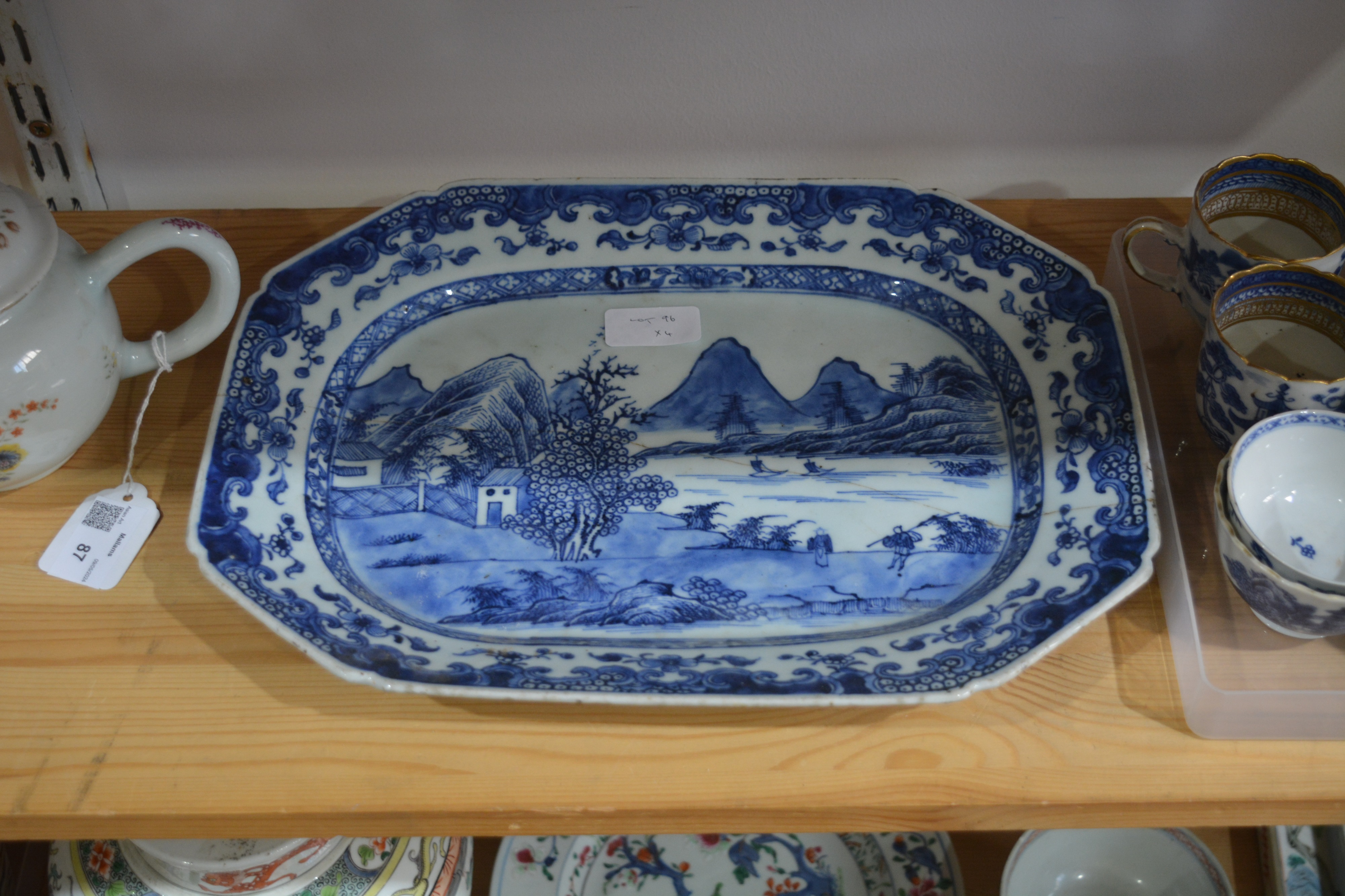 Four similar graduated blue and white porcelain serving dishes Chinese, circa 1900 with various - Image 4 of 8