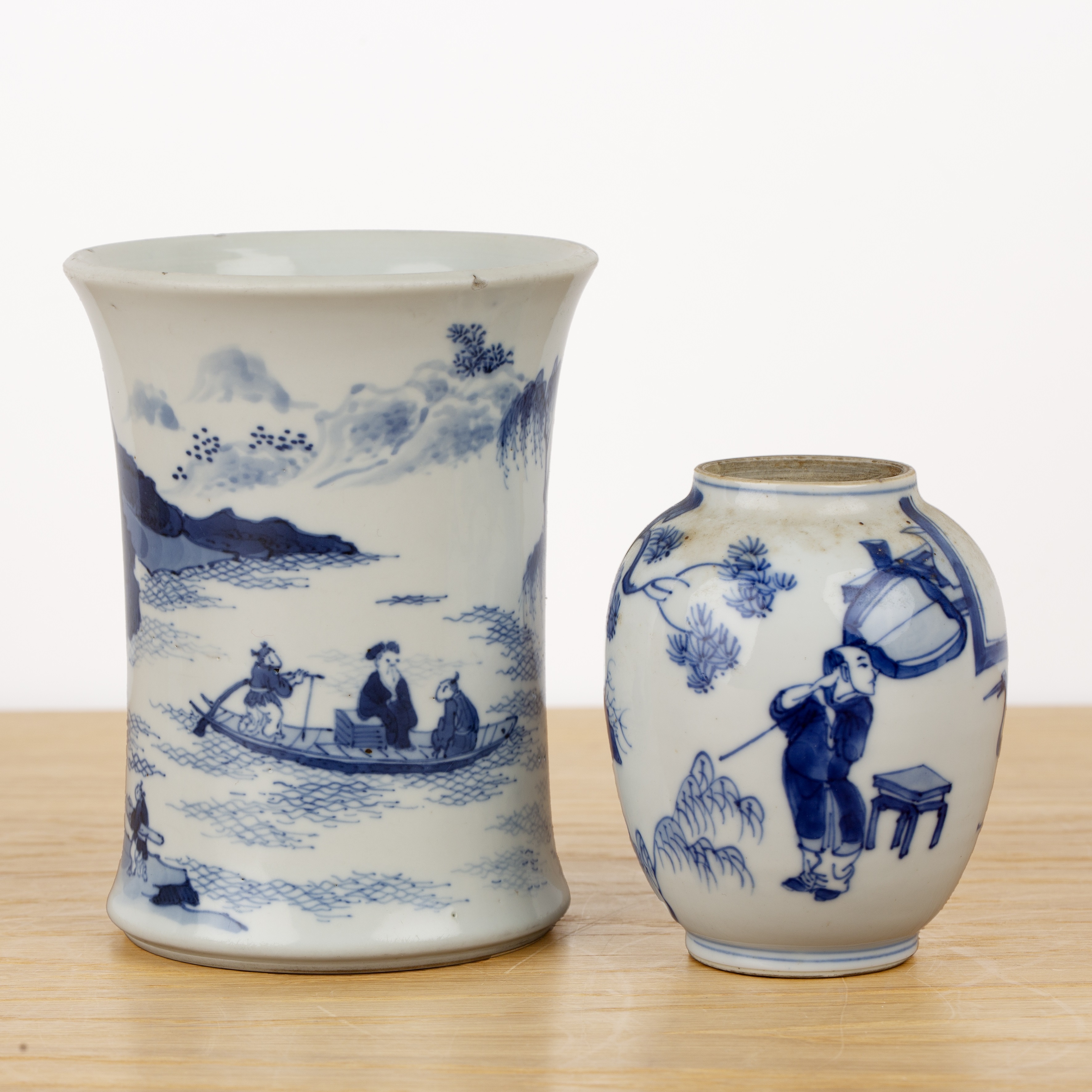 Blue and white porcelain brush pot and a jar Chinese, Kangxi the brush pot of waisted form painted - Image 2 of 9