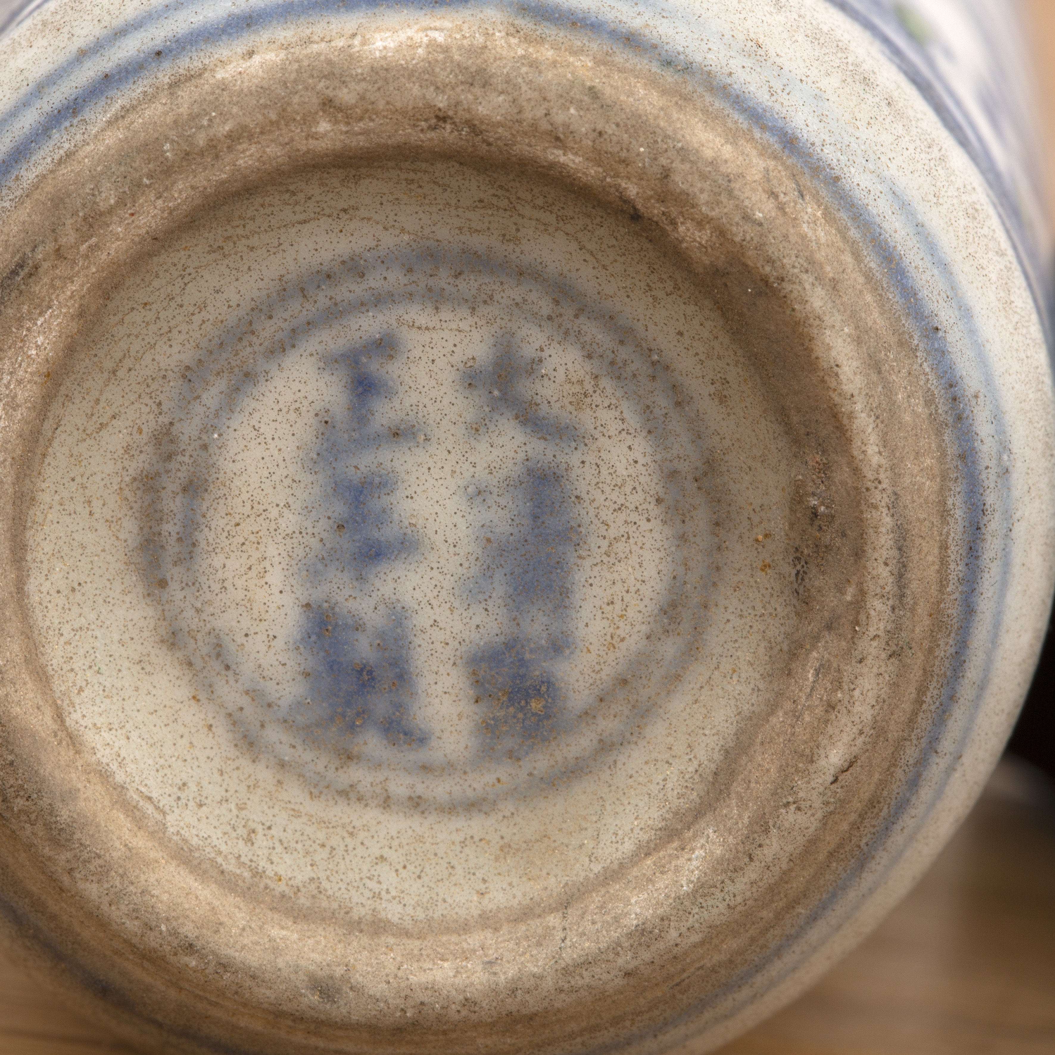 Blue and white porcelain cylindrical snuff bottle Chinese painted with a dragon and flaming - Image 3 of 3