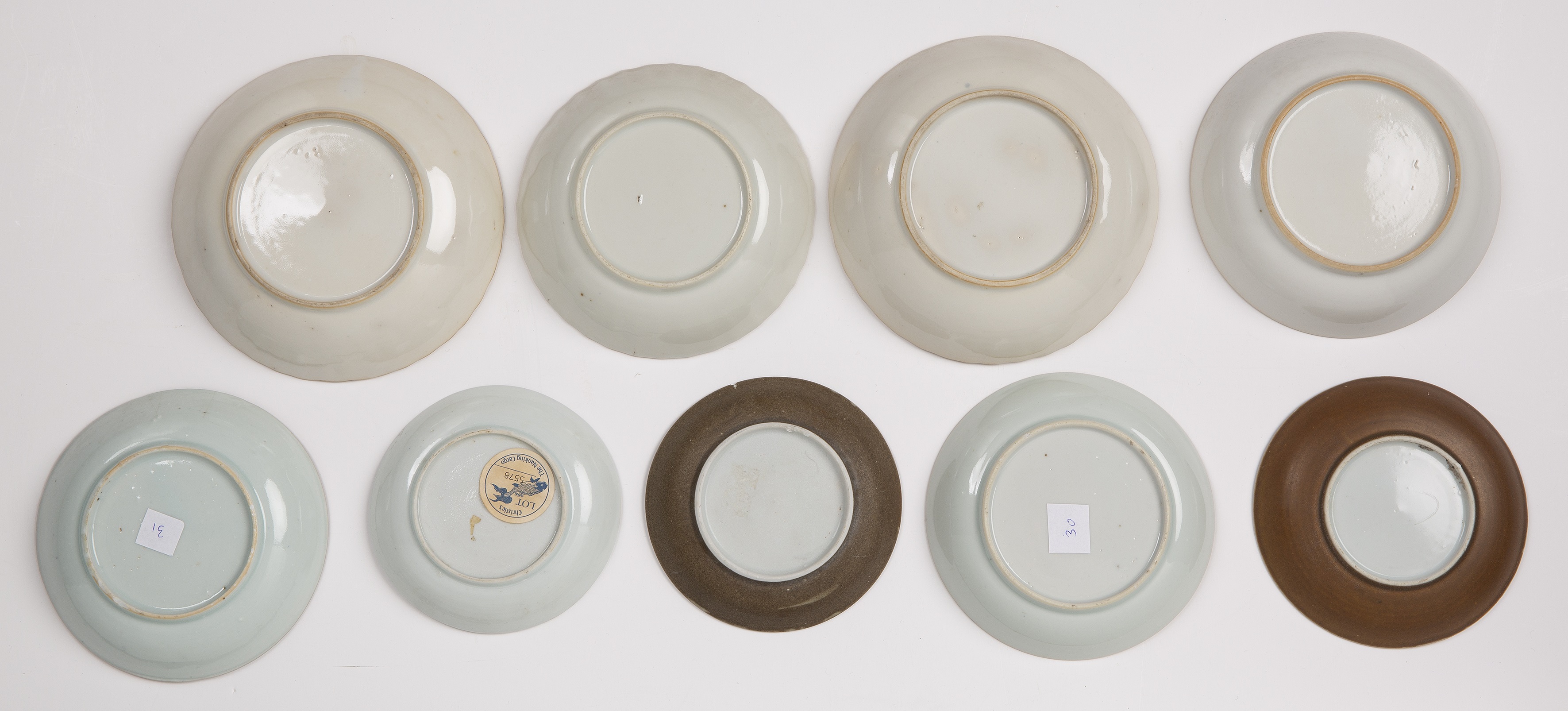 Group of various tea bowls, saucers and cups Chinese, 18th/19th Century including Nanking, Export - Image 2 of 8