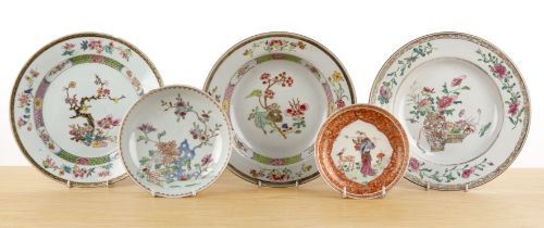 Group of porcelain Chinese, 18th/19th Century to include two famille rose plates, a similar bowl