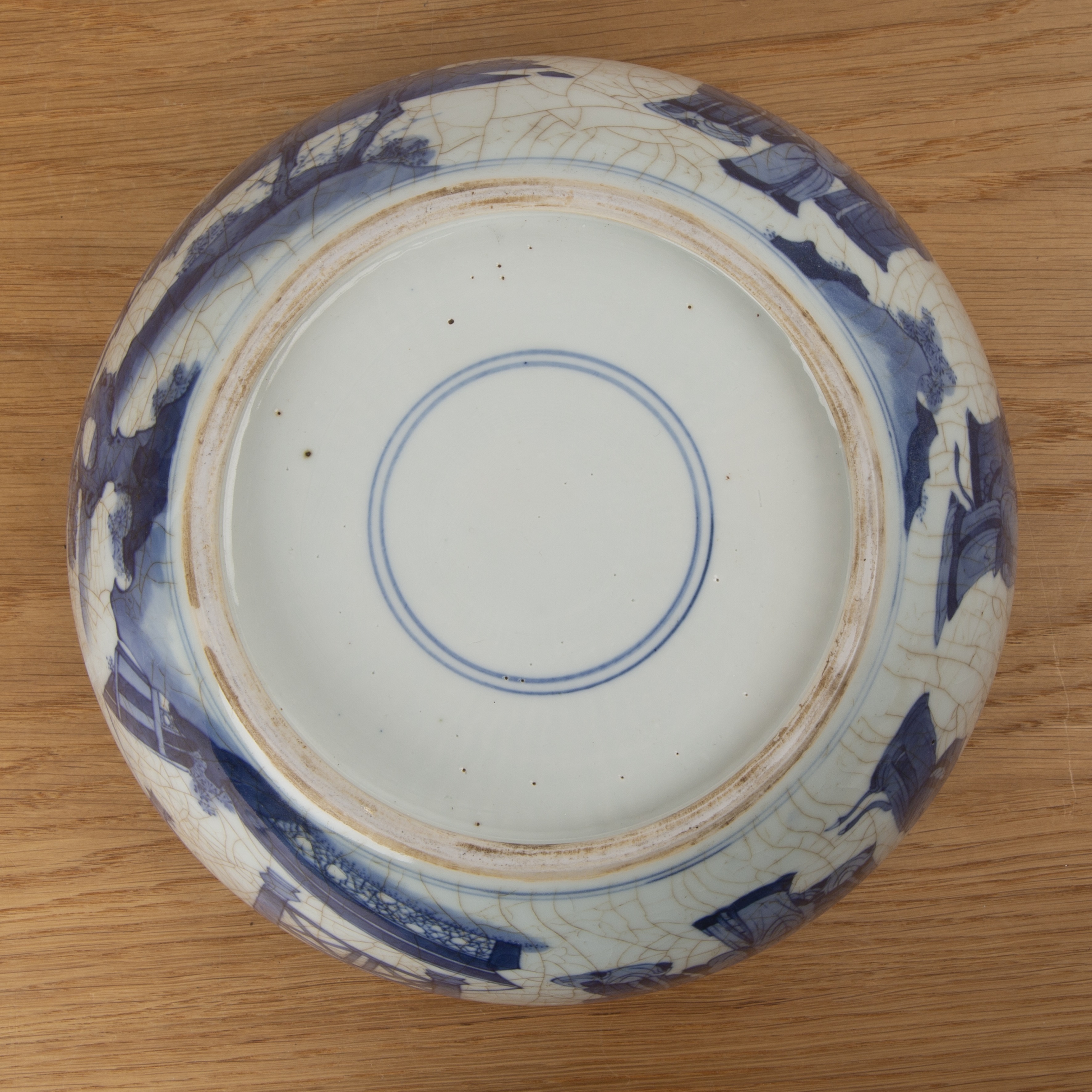 Cracked ice porcelain bowl Chinese, 19th Century painted with scholars around the side, 26cm - Image 5 of 12