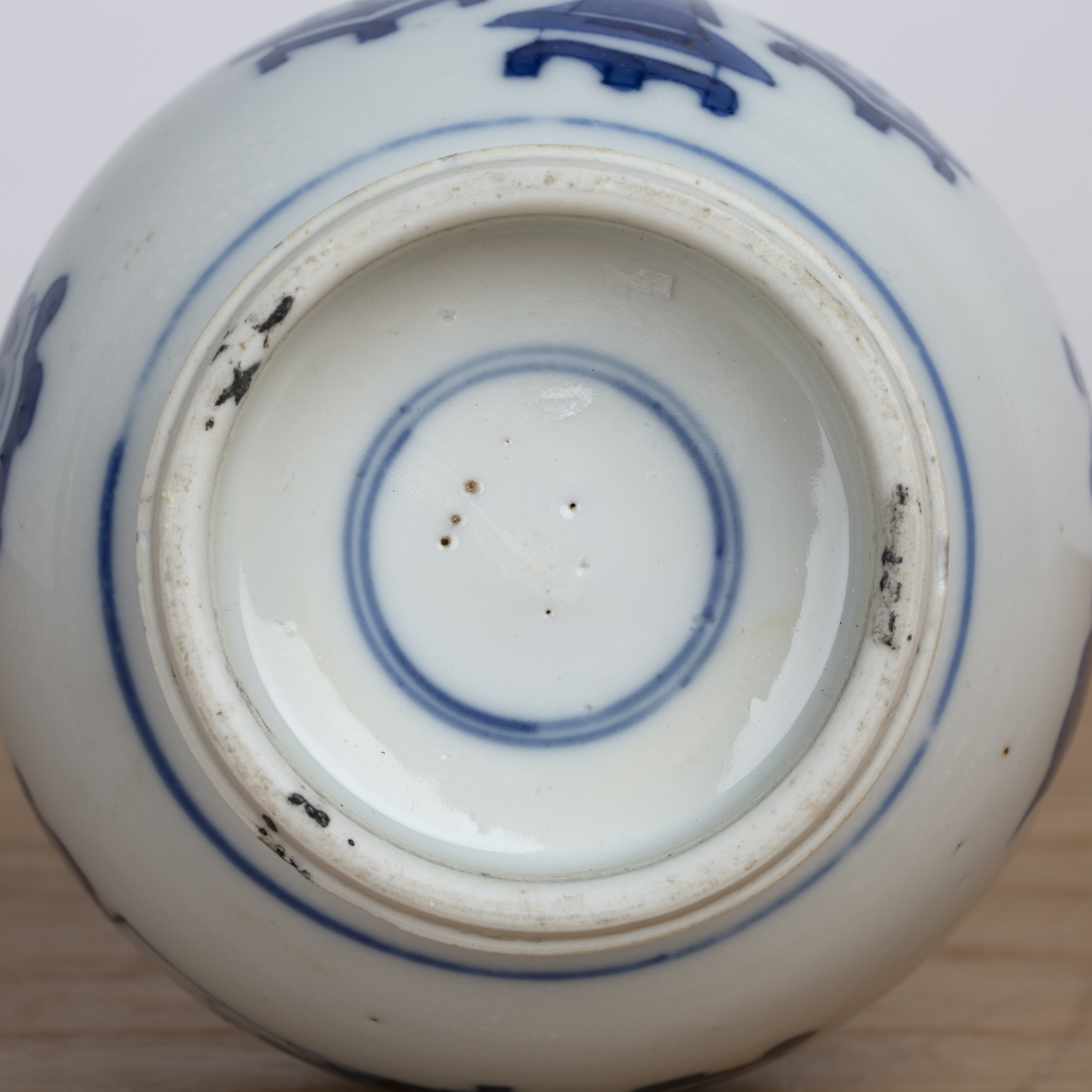 Blue and white porcelain garlic neck vase Chinese, Kangxi painted with 'antiques', rock work, - Image 3 of 3