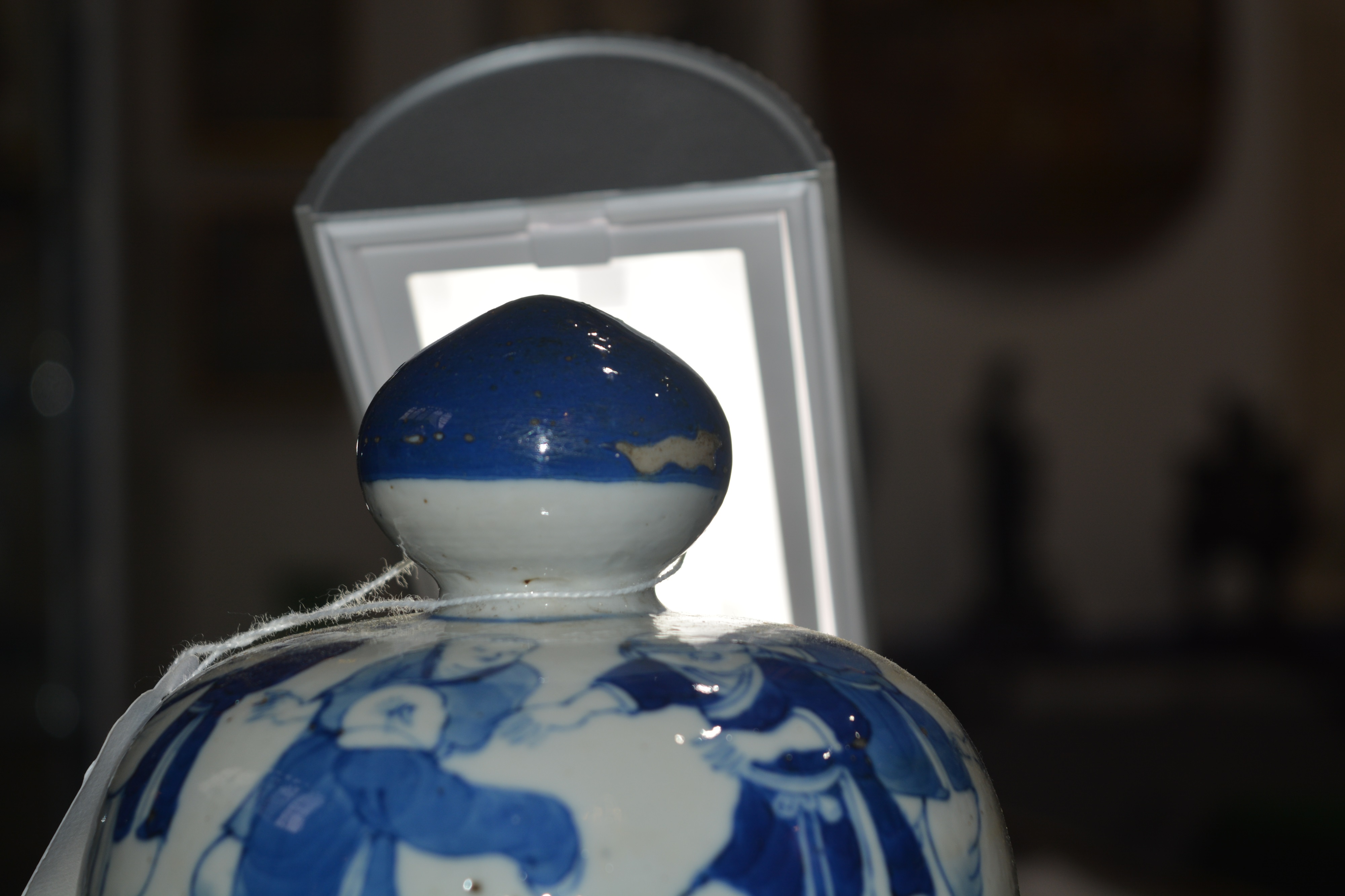 Pair of blue and white 'hundred boy ' porcelain vases and covers Chinese, Kangxi (1662-1722) the - Bild 11 aus 37