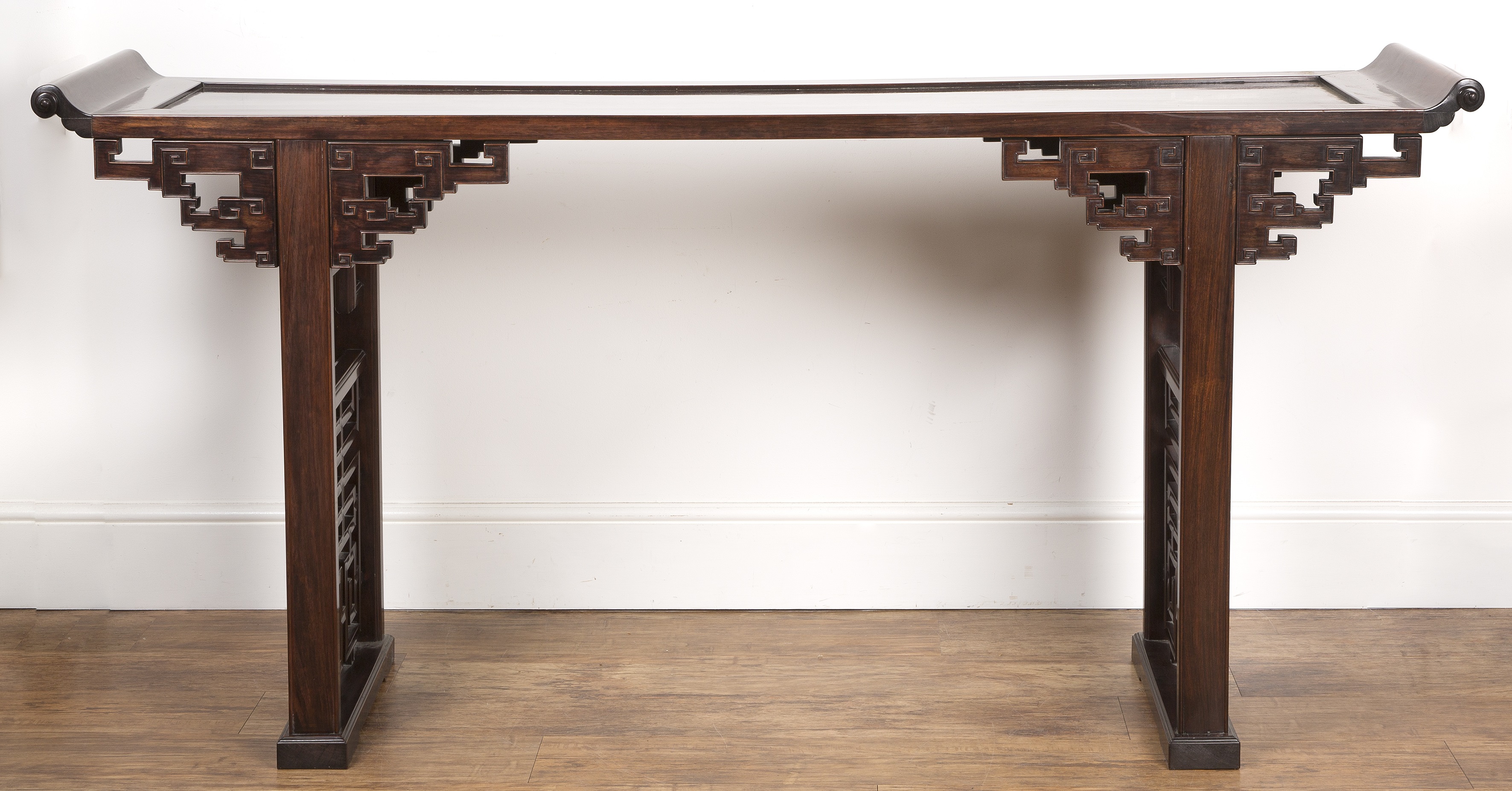 Hongmu altar table Chinese, early 20th Century in the Ming style with slatted and carved end - Image 4 of 5
