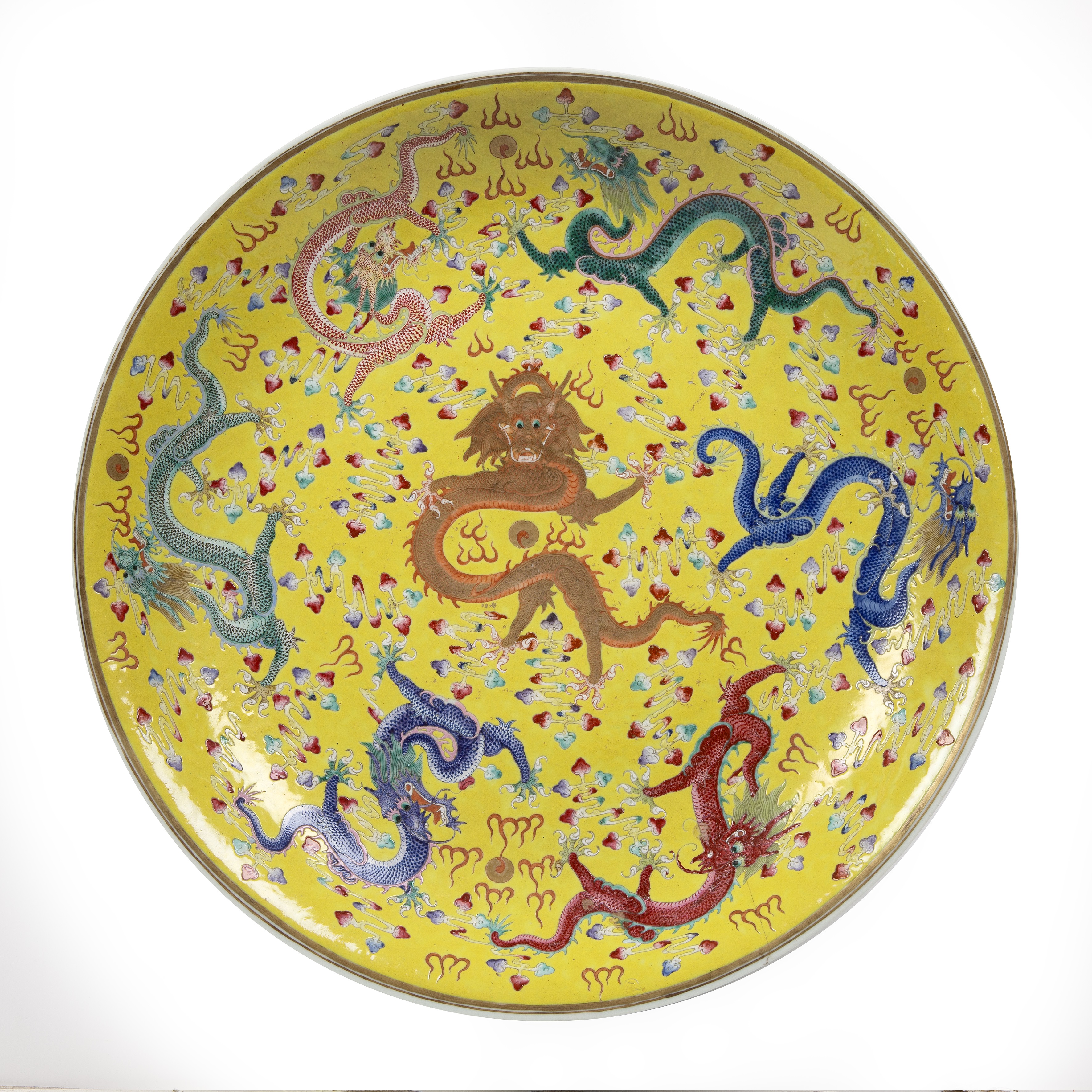 Imperial yellow ground large porcelain charger Chinese, Guangxu period painted in coloured enamels