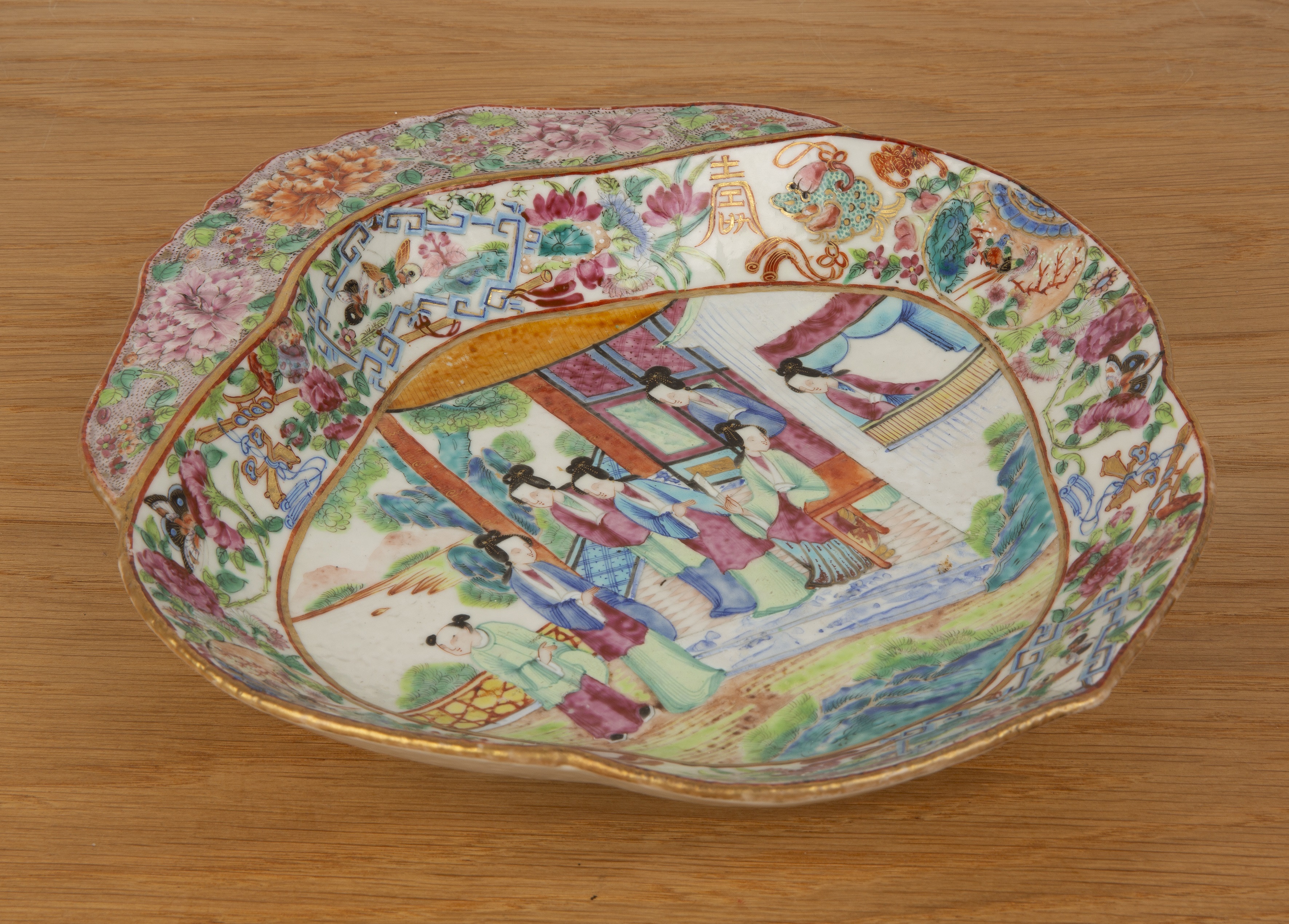 Canton polychrome porcelain shaped dish Chinese, 19th Century painted with ladies on and looking out - Image 2 of 3
