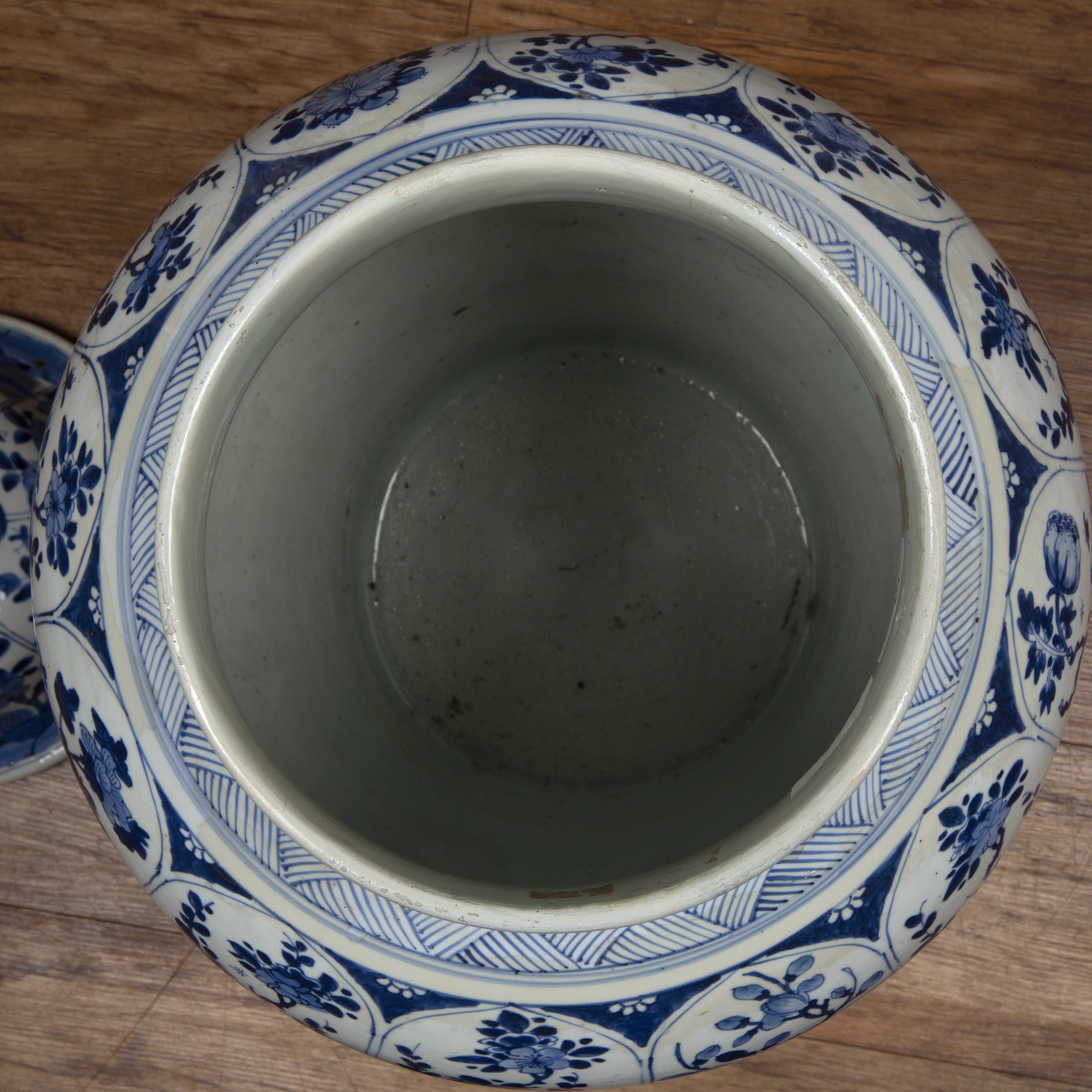 Blue and white jar and cover Chinese, Kangxi with all-over panels of flowers, within a chevron and - Image 5 of 23