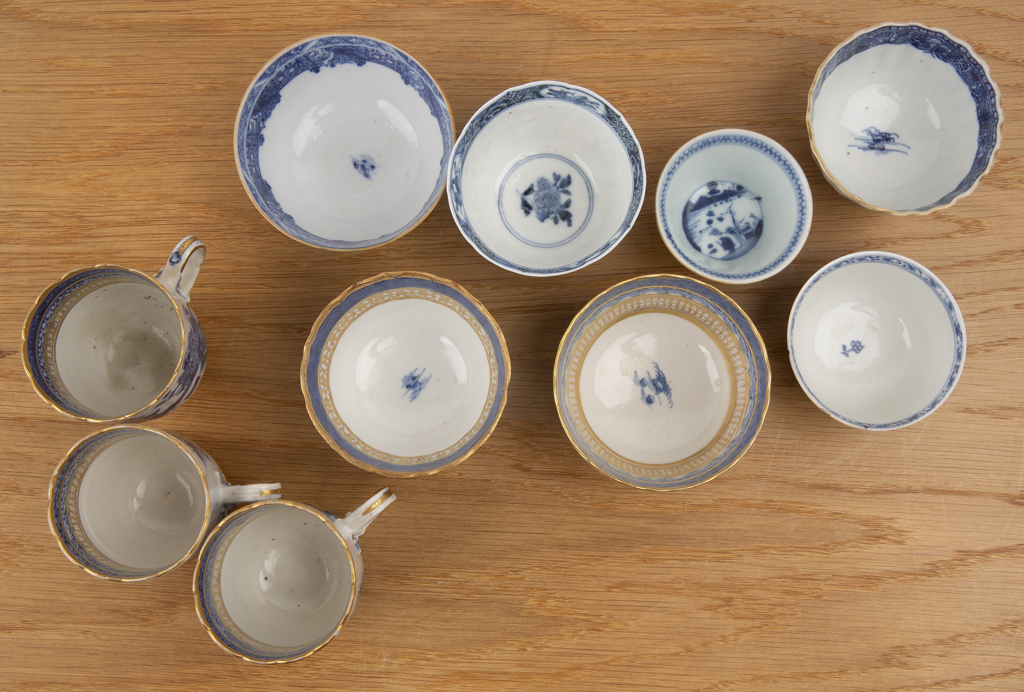 Group of various tea bowls, saucers and cups Chinese, 18th/19th Century including Nanking, Export - Image 3 of 8