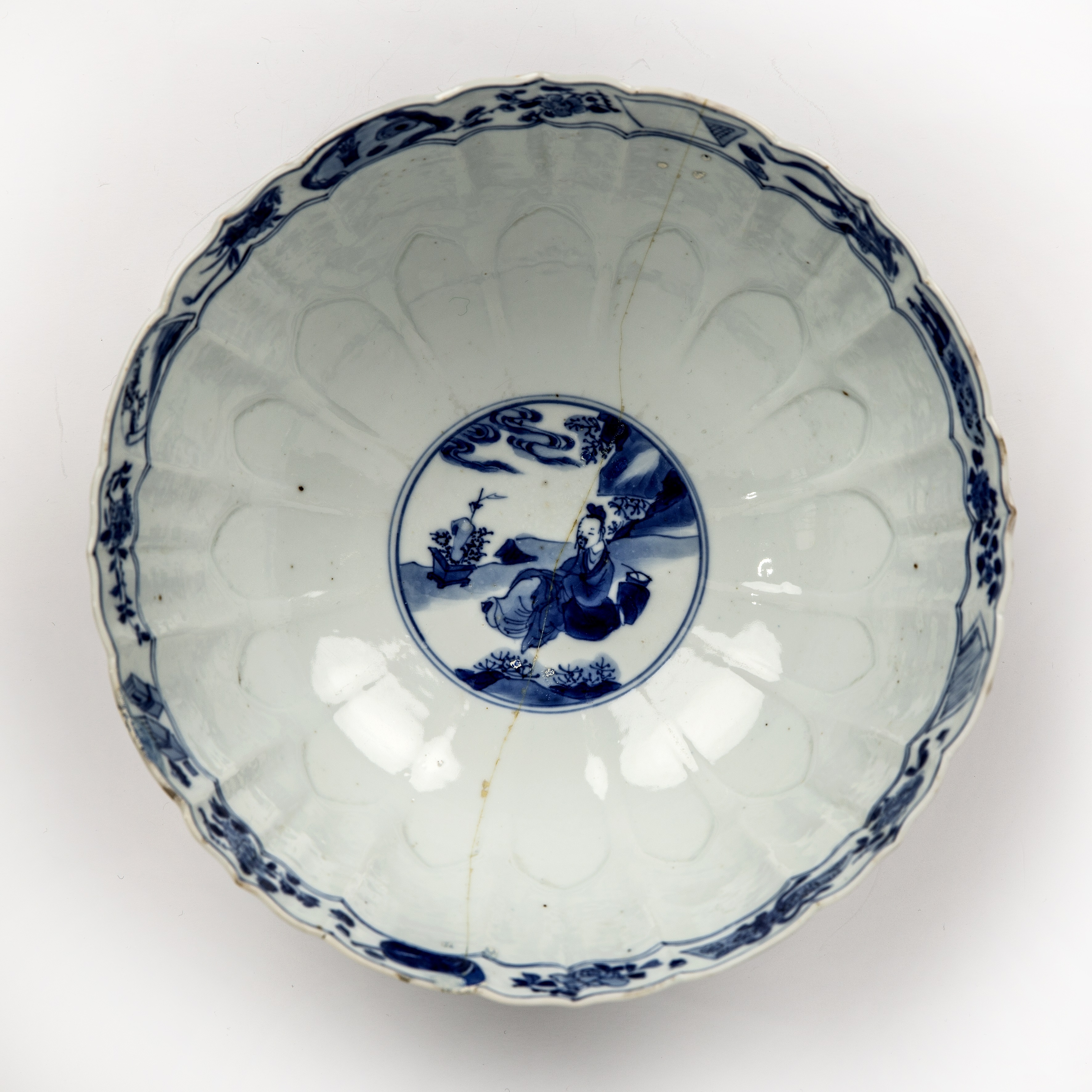 Blue and white fluted porcelain bowl Chinese, Kangxi painted with garden scenes, six character - Image 2 of 6