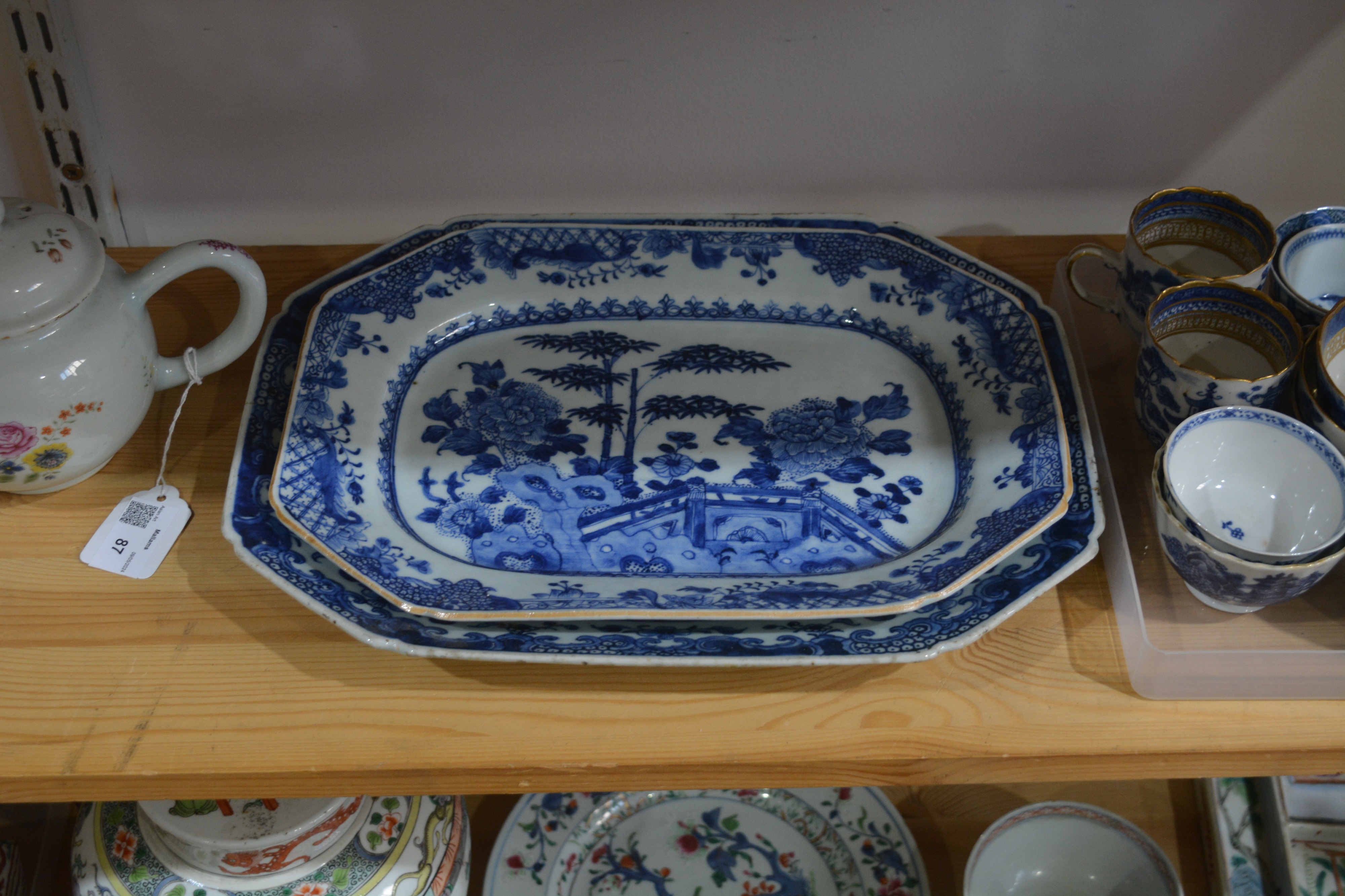 Four similar graduated blue and white porcelain serving dishes Chinese, circa 1900 with various - Image 6 of 8