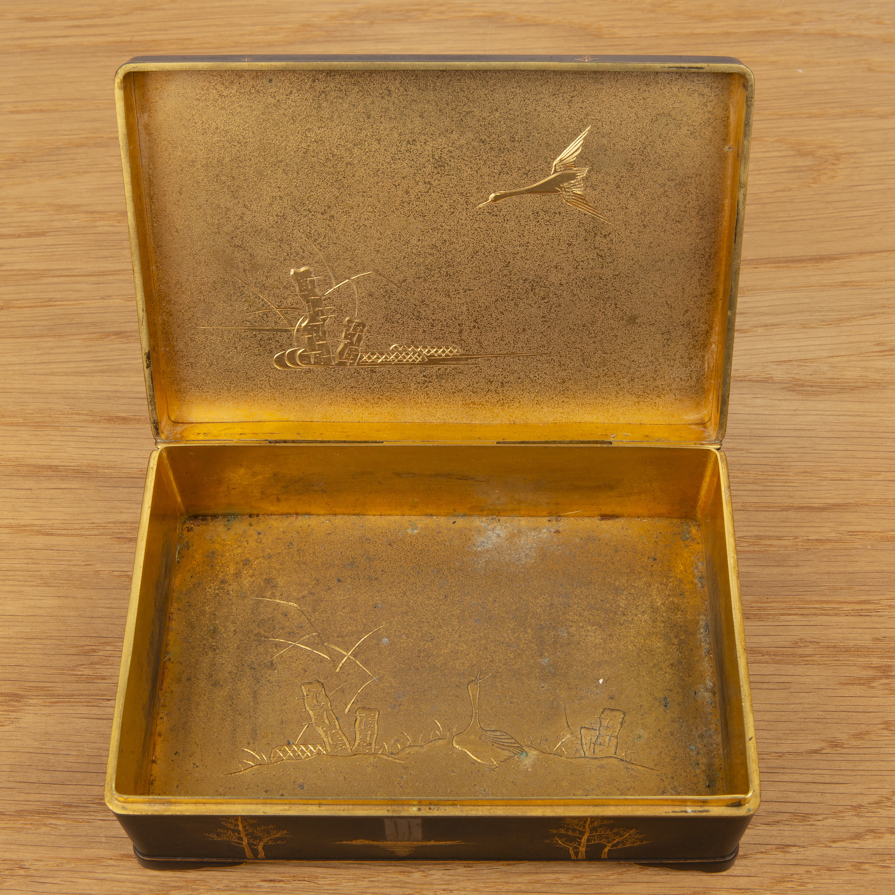 Komai silver and gilt honzogan decorated box Japanese, late Meiji period of rectangular form - Image 5 of 6