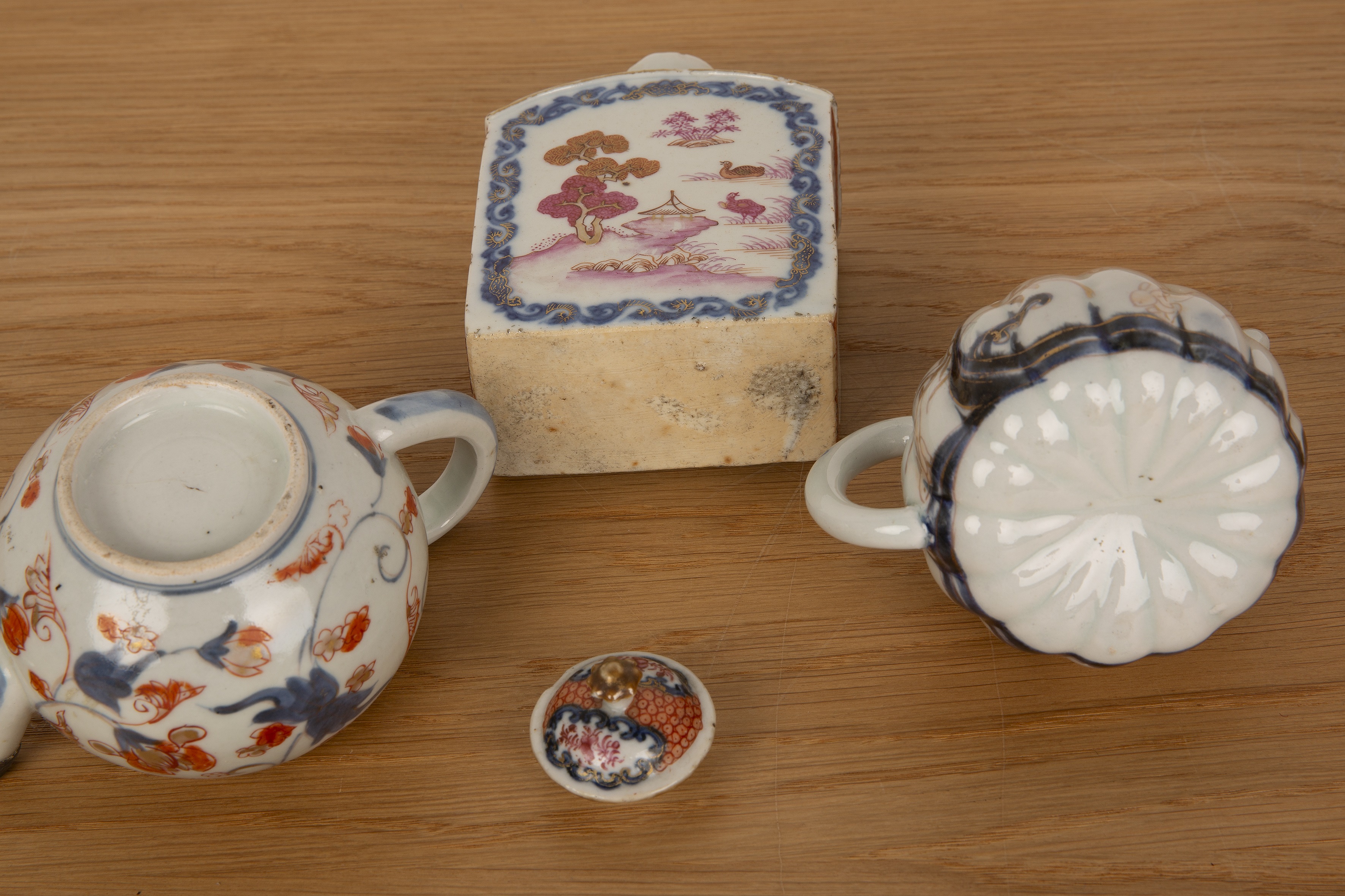 Group of four porcelain teapots and a tea caddy Chinese, 18th Century to include an ovoid teapot, - Image 5 of 11