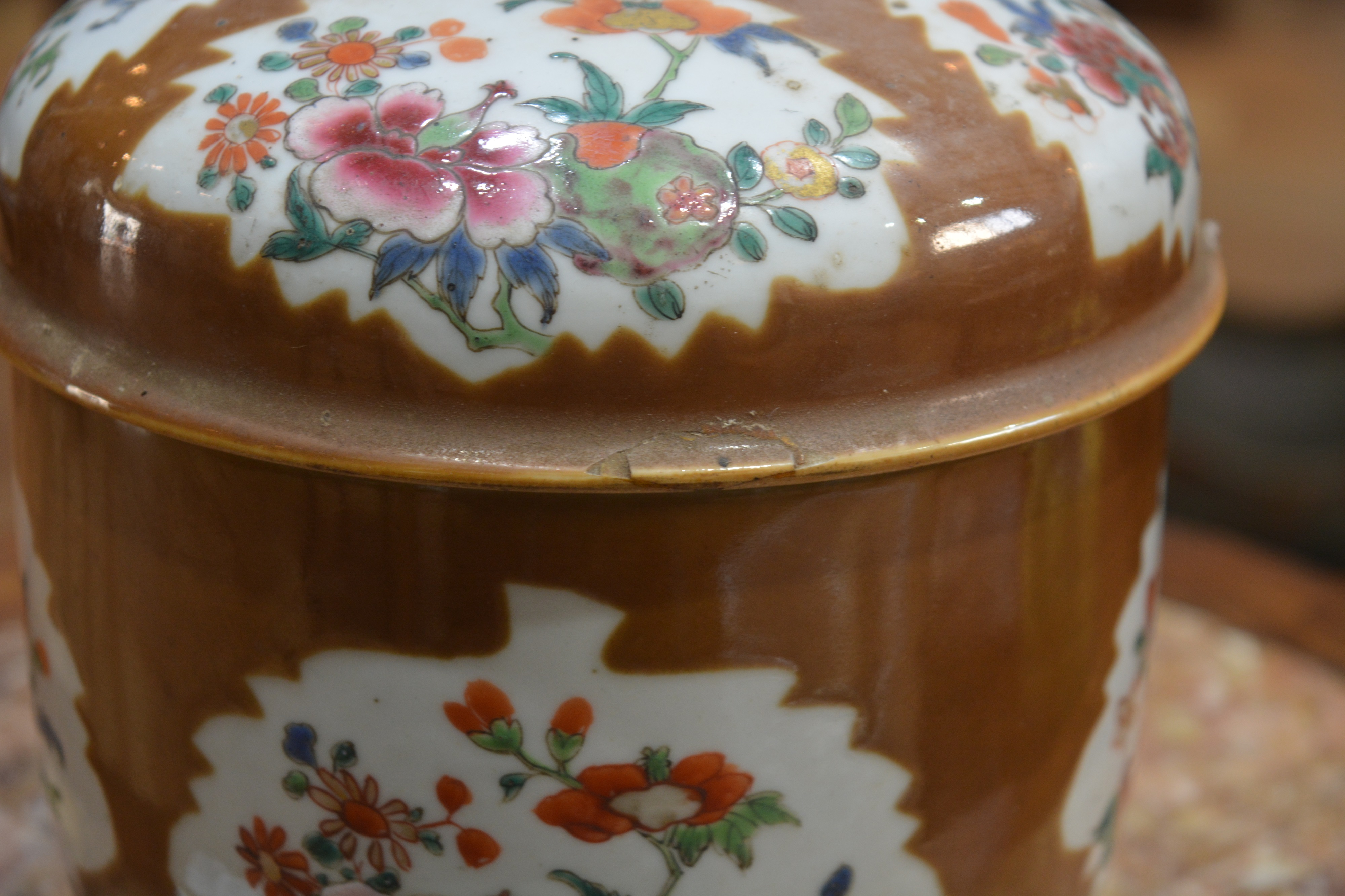 Group of pieces Chinese, 18th/19th Century including a cafe au lait bowl and cover, 19cm high - Image 24 of 28