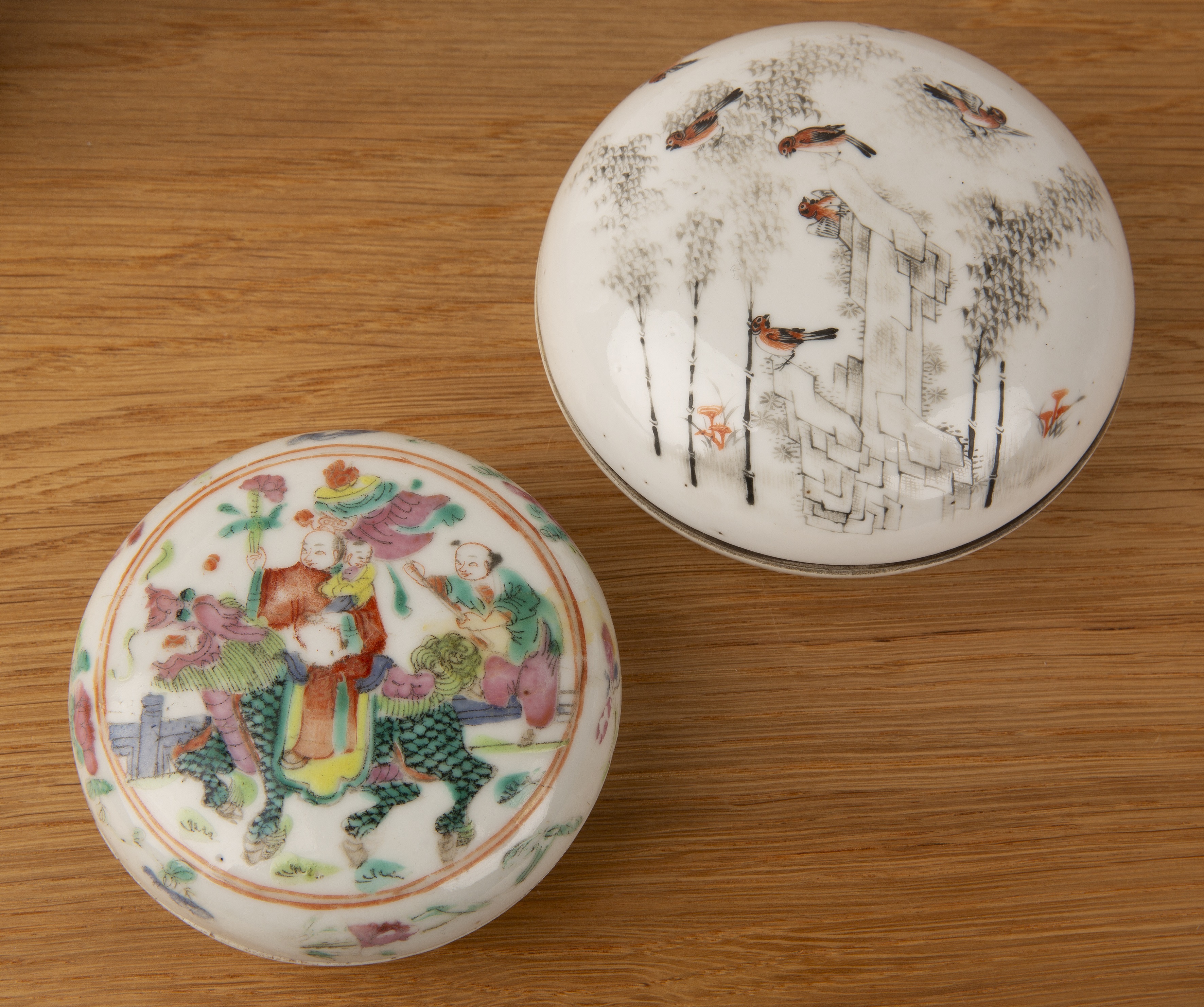 Group of three pieces Chinese to include a small Republic period vase, painted with a bird and - Image 3 of 6