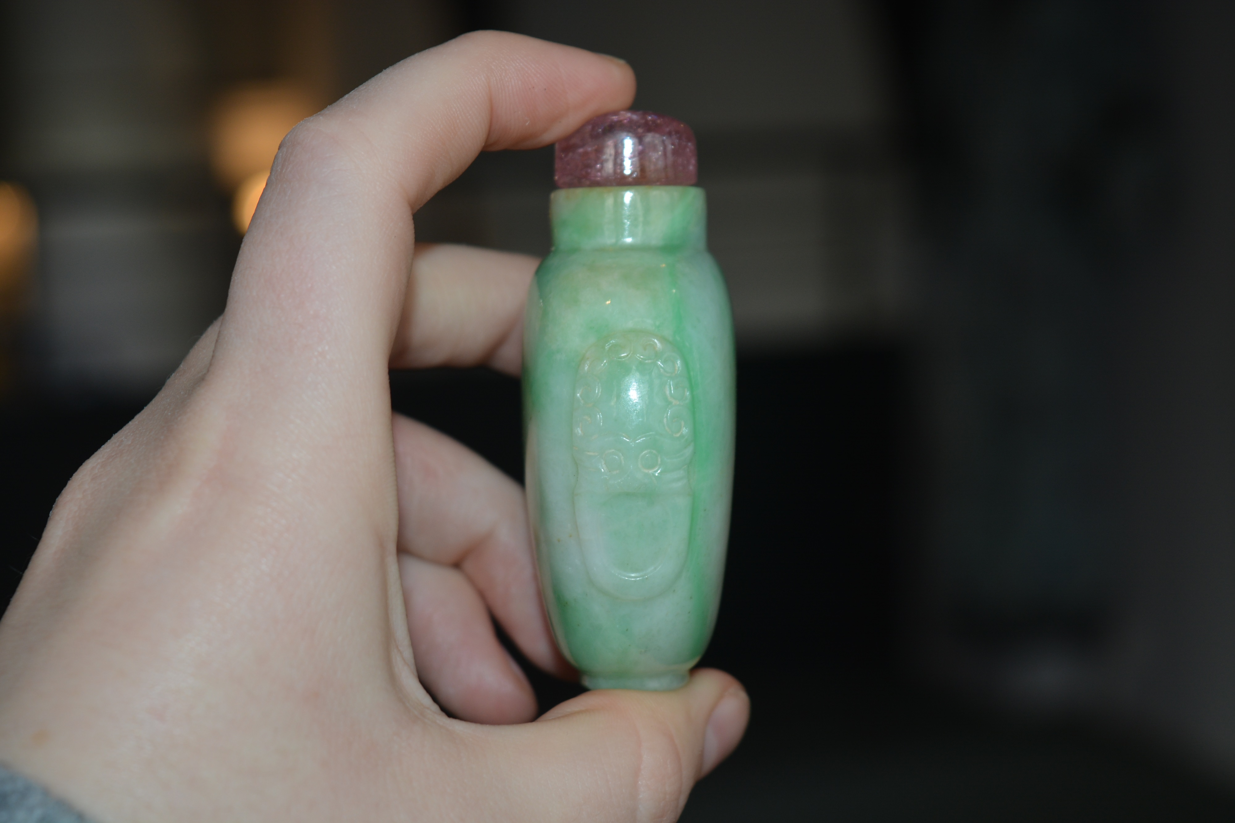 Green and white mottled jadeite snuff bottle Chinese, 1780-1850 well hollowed and of flattened ovoid - Image 8 of 12