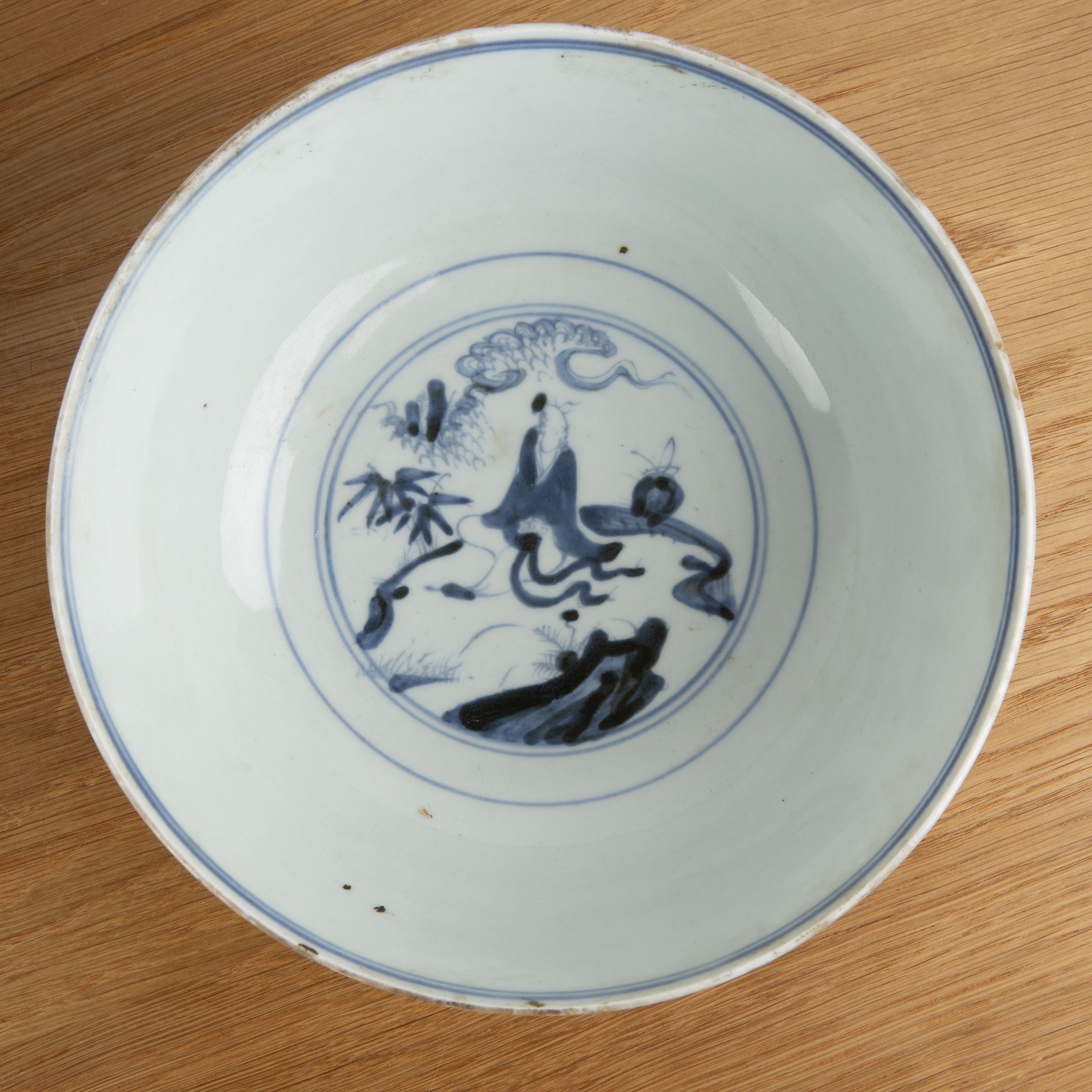 Group of three pieces Chinese, Ming and later including a provincial blue and white jar and cover, - Image 3 of 7