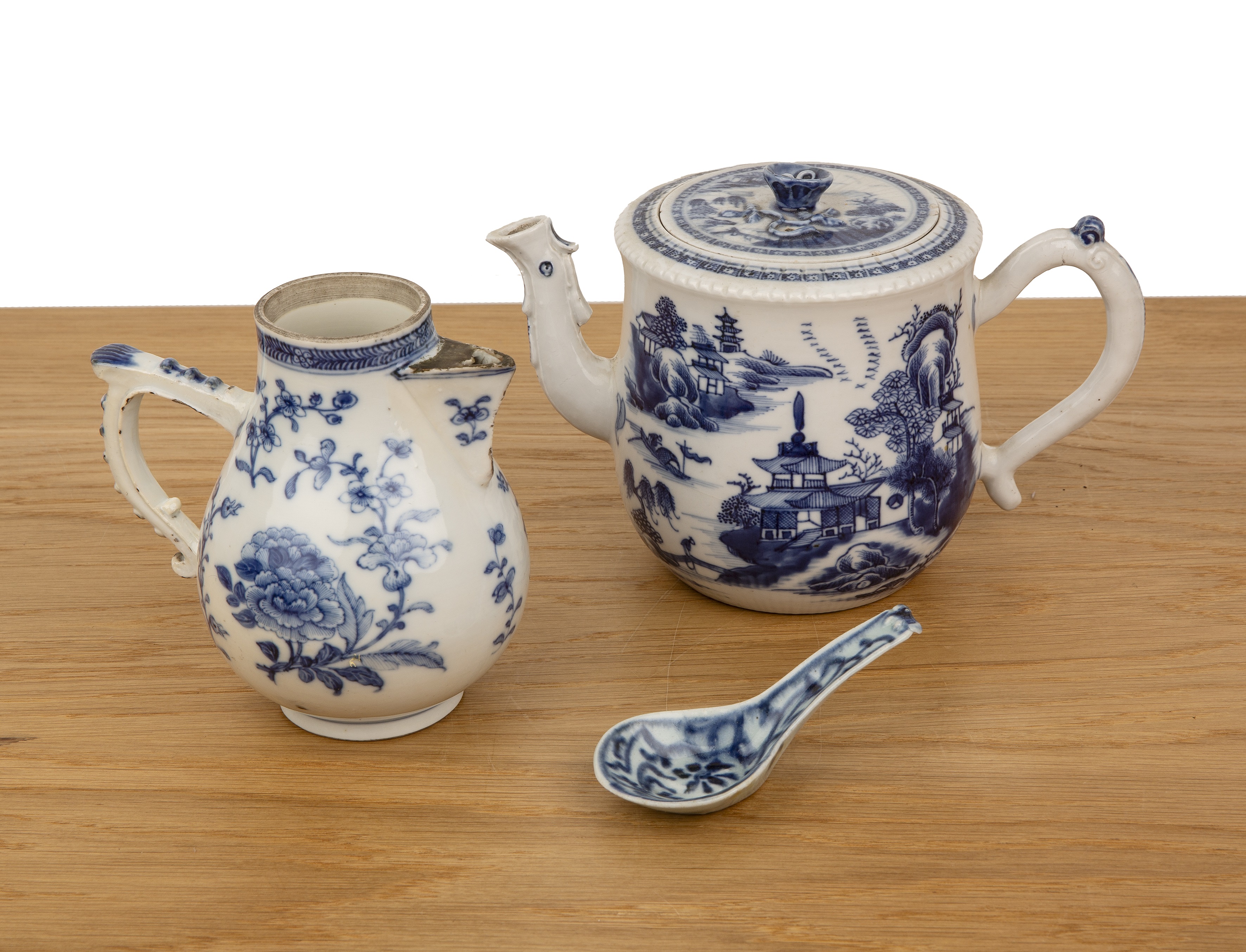 Three blue and white porcelain pieces Chinese, 18th/19th Century including an export teapot with a - Image 2 of 4