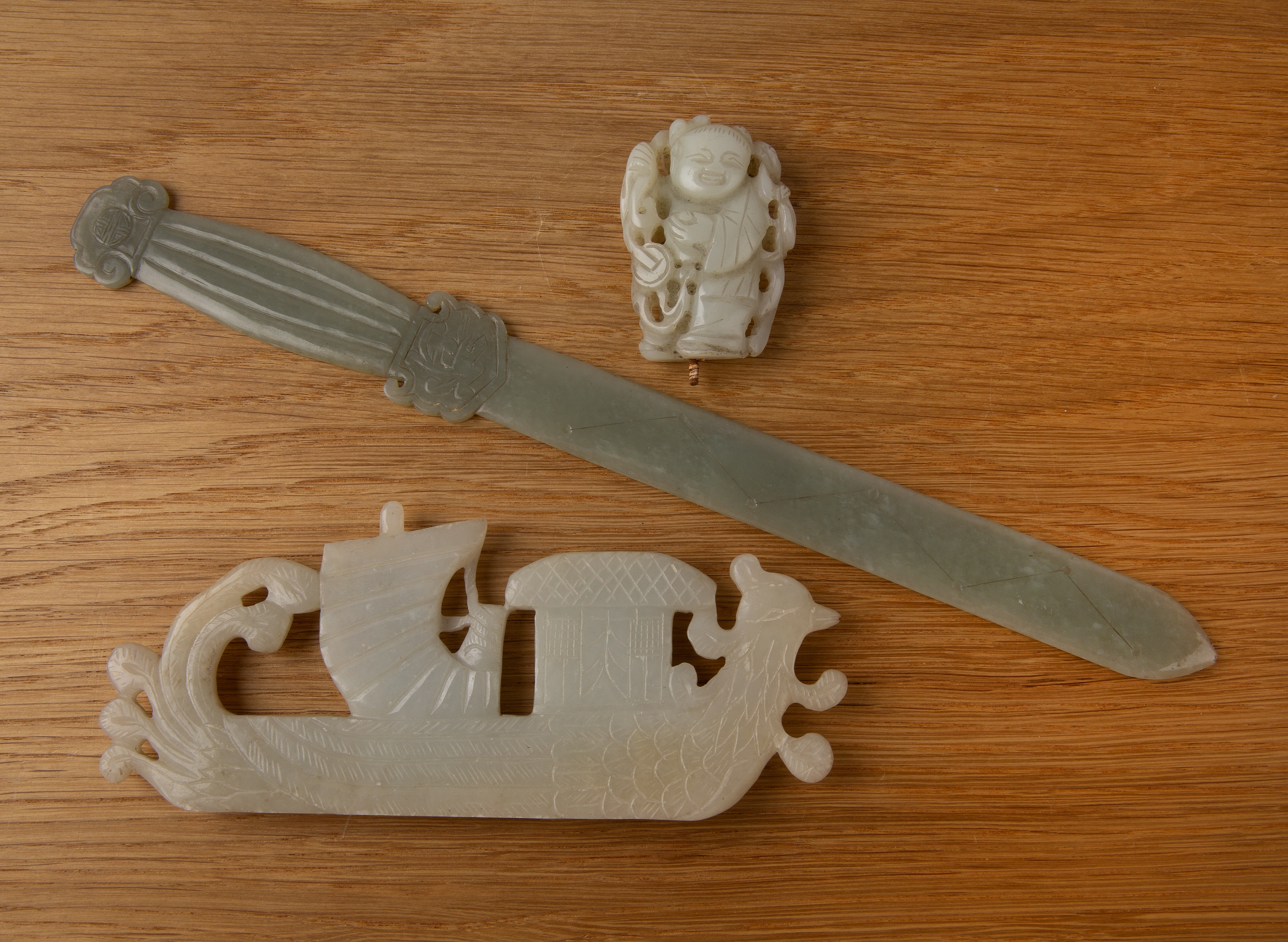 Group of three jade pieces Chinese, 19th/20th Century including a model sceptre with a carved ruyi - Image 4 of 19