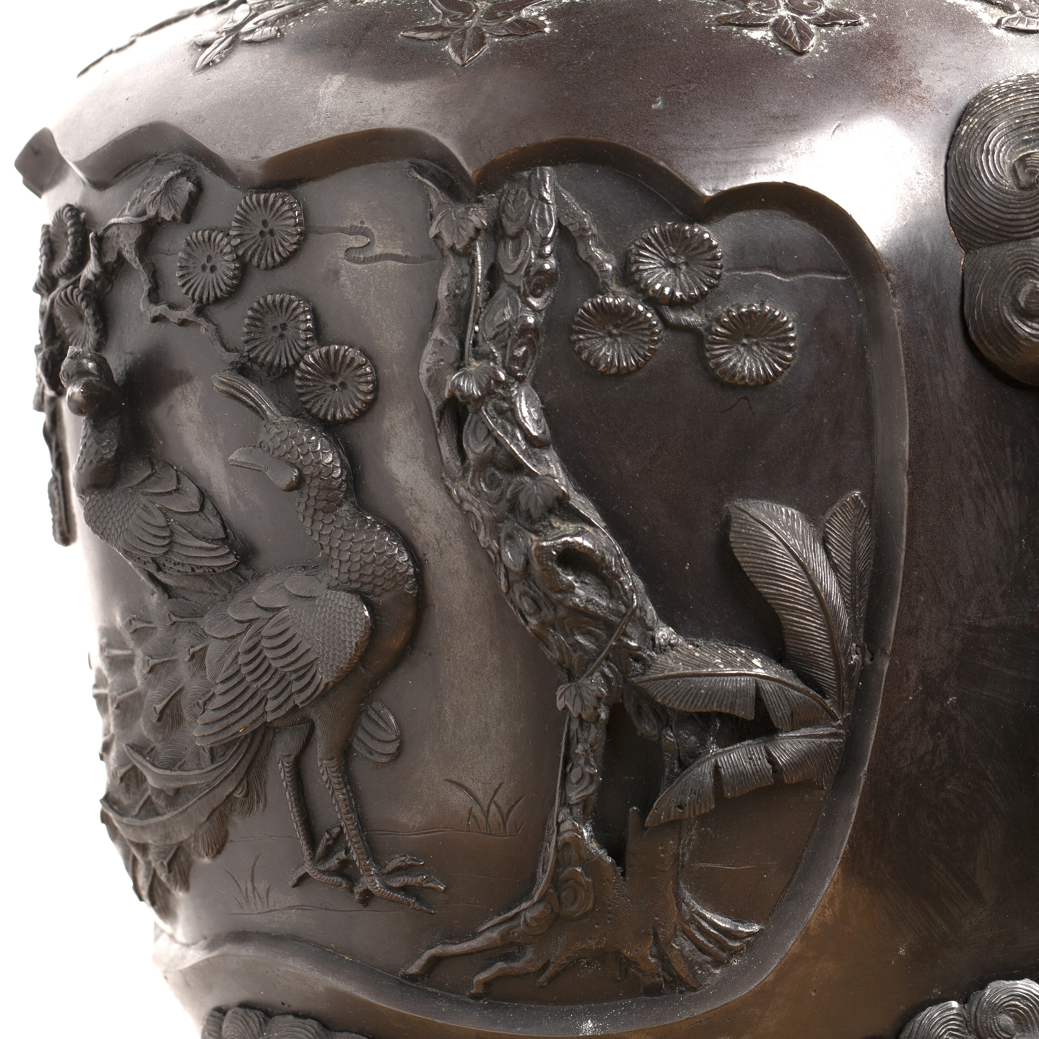Large bronze vase and cover Japanese, late 19th Century decorated with panels of birds and - Image 5 of 6