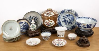 Group of pieces Chinese, 18th/19th Century including a cafe au lait bowl and cover, 19cm high