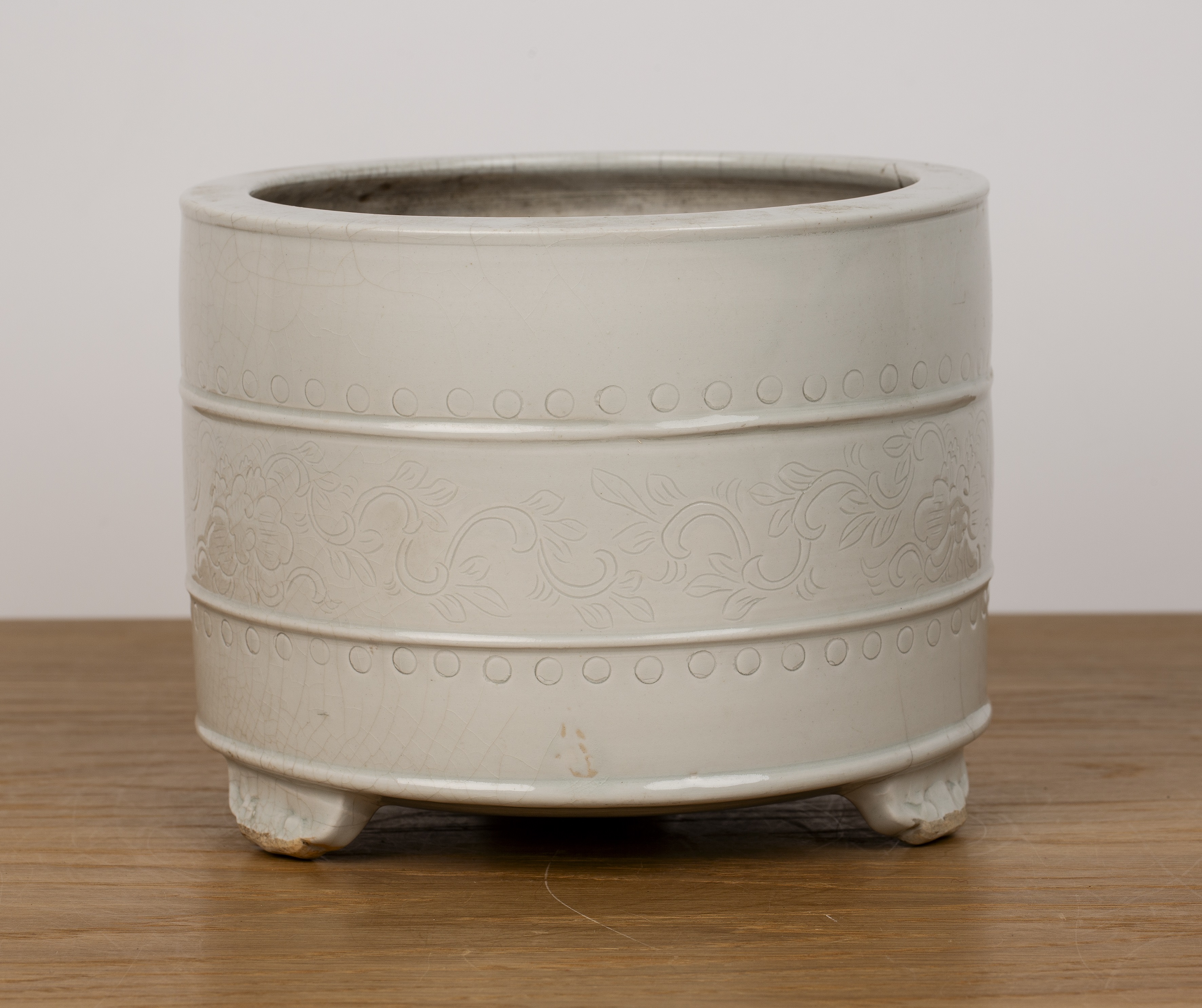 Blanc de chine censer Chinese, 19th Century with bands of incised decoration, 20.5cm diameter x 16cm - Image 2 of 5