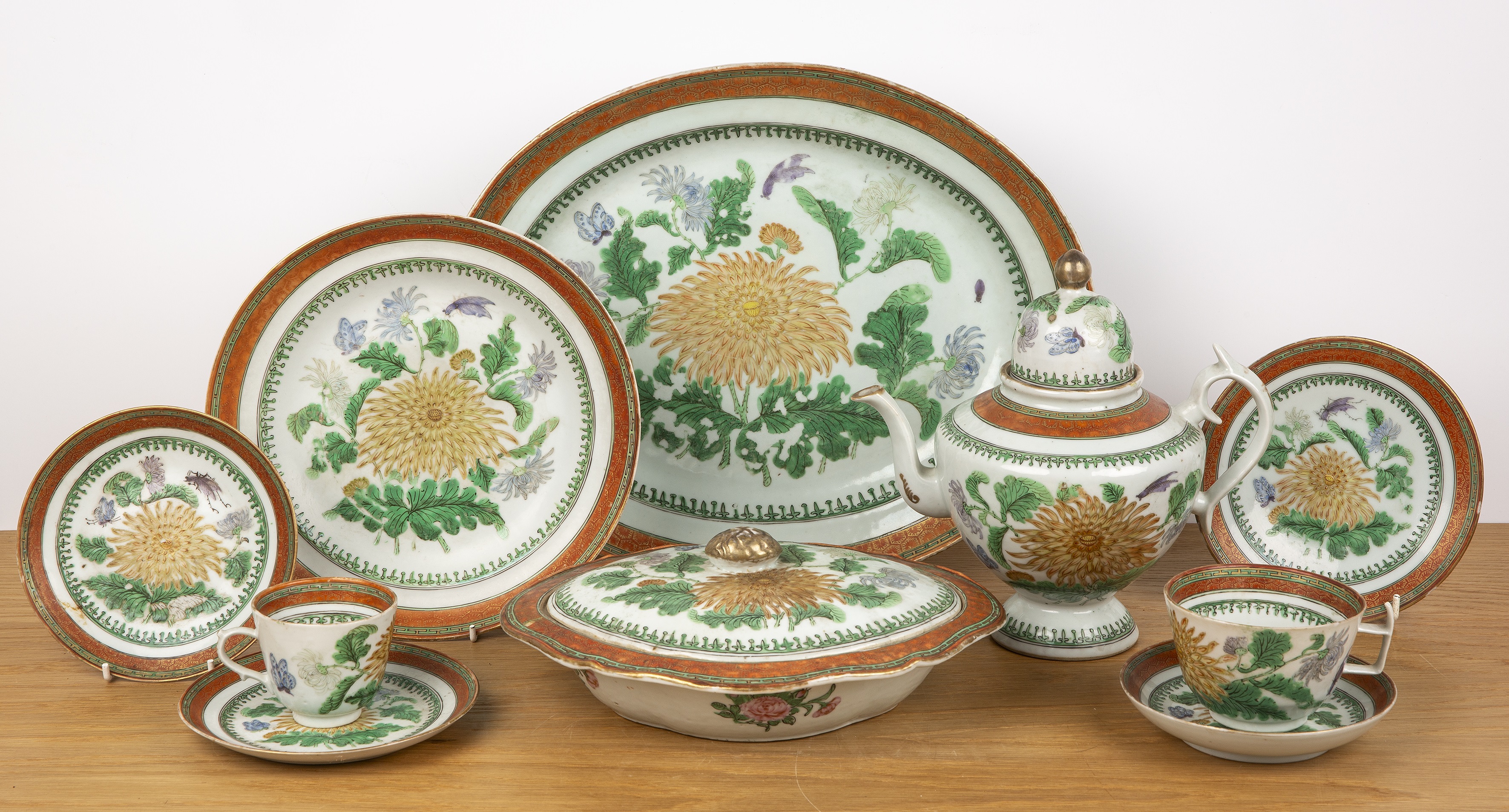 Part Canton export porcelain service Chinese, late 19th Century painted with chrysanthemums and with