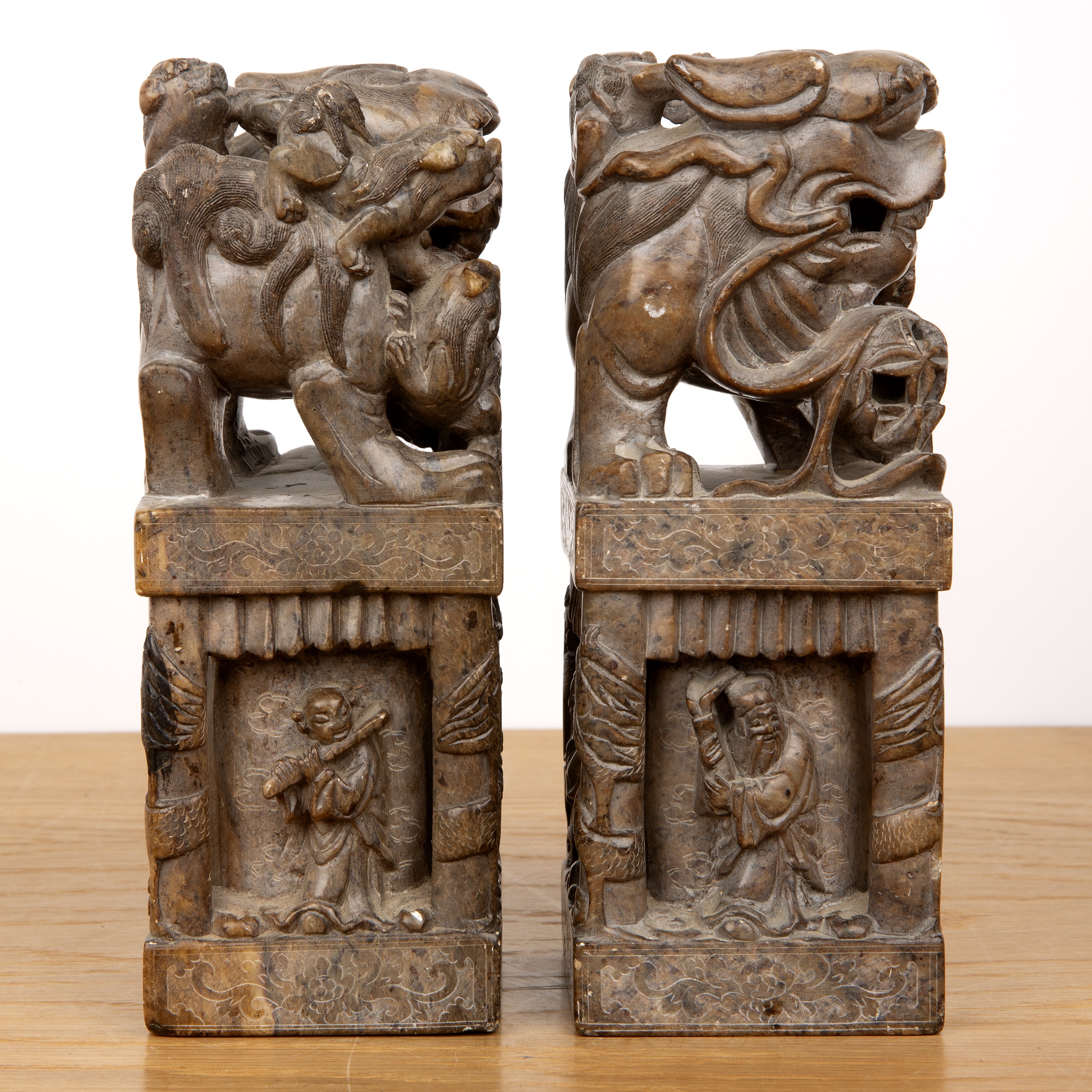 Pair of carved soapstone seals Chinese of square form, the upper sections carved with temple dogs to - Image 4 of 5
