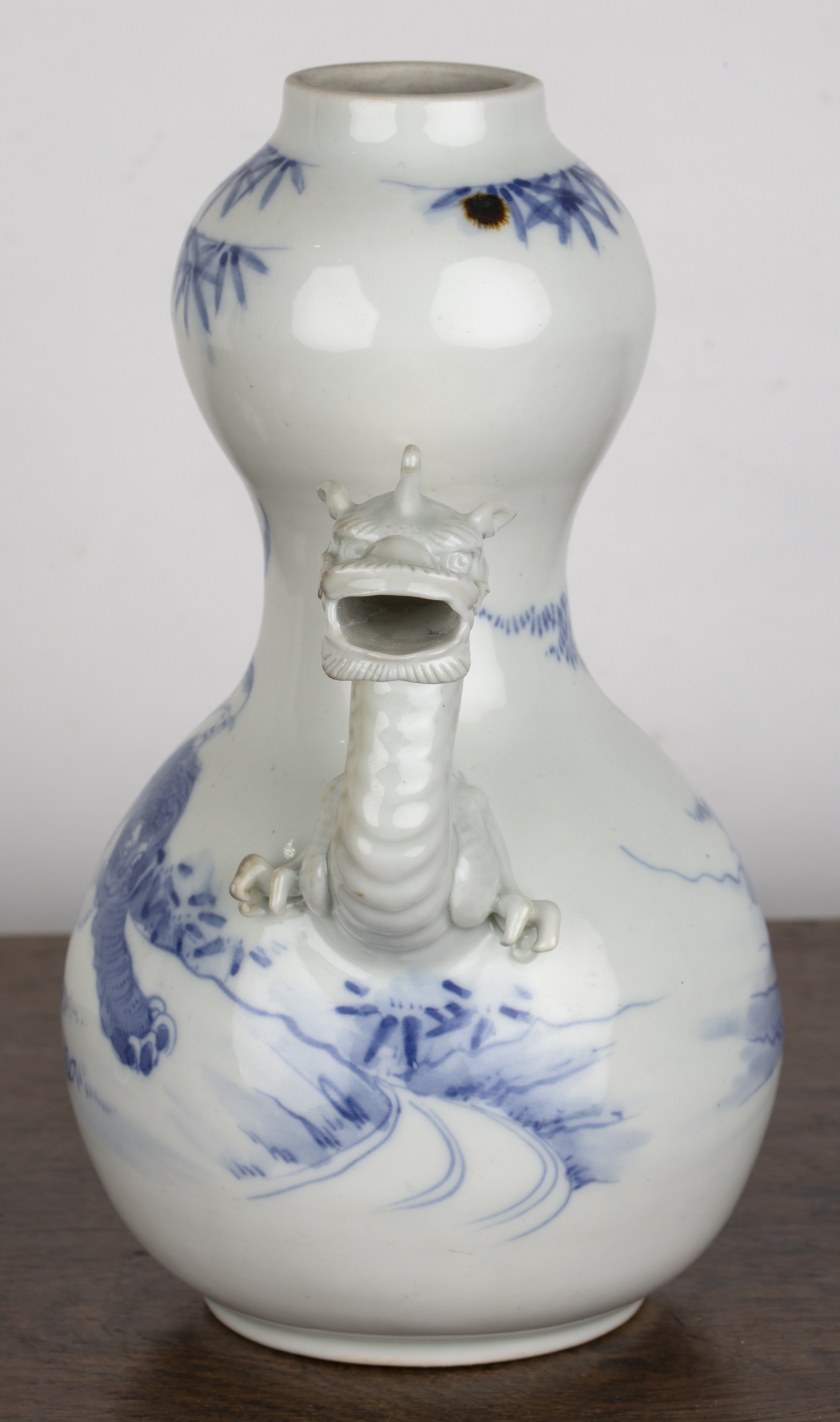 Blue and white porcelain double gourd teapot Japanese, 19th Century with a dragon handle and - Image 4 of 4