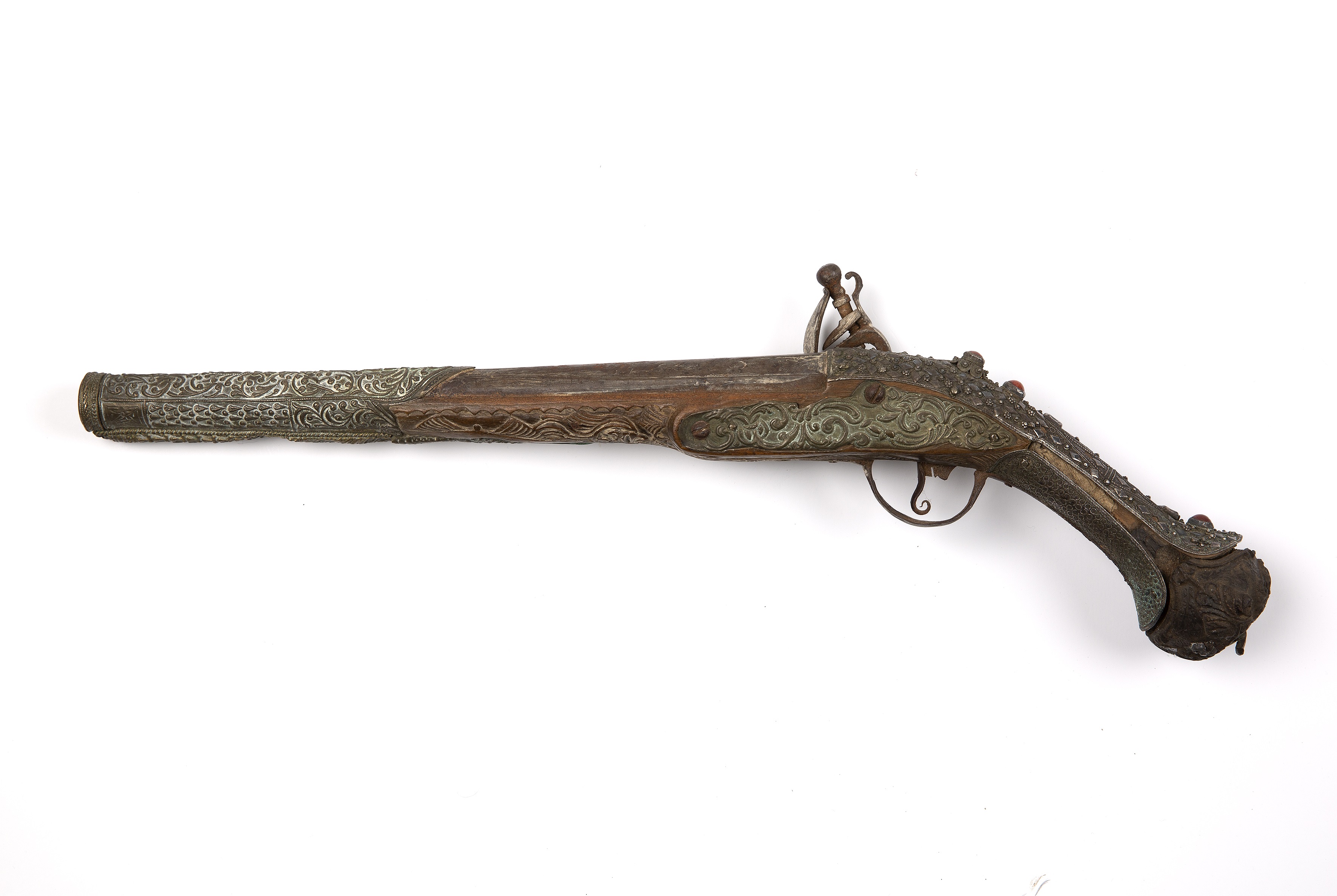 Flintlock pistol Turkish, 19th Century with brass mounts, decorated with a scrolling foliage-style - Image 2 of 5