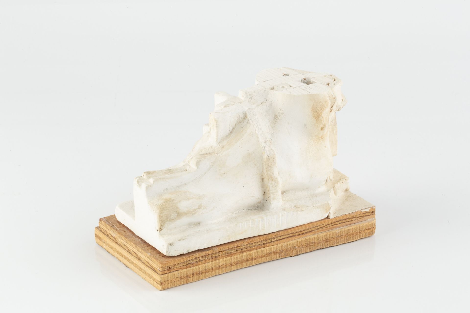 Eduardo Paolozzi (1924-2005) Untitled (foot) stamped signature plaster 10cm high, 14cm wide. - Bild 2 aus 3