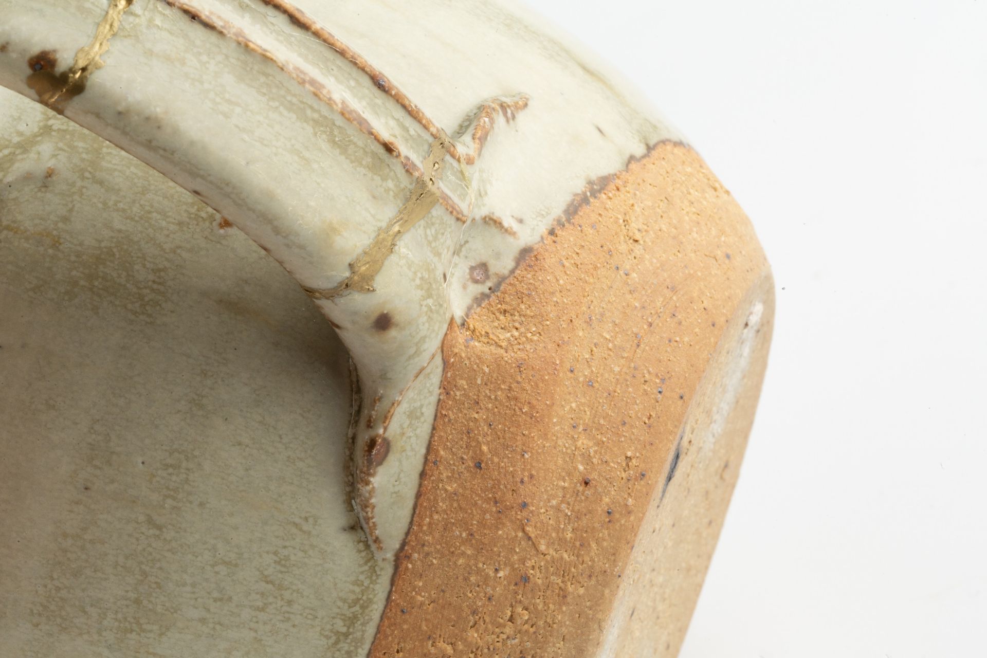 Richard Batterham (1936-2021) Teapot stoneware, light green ash glaze 13.5cm high. - Bild 3 aus 4