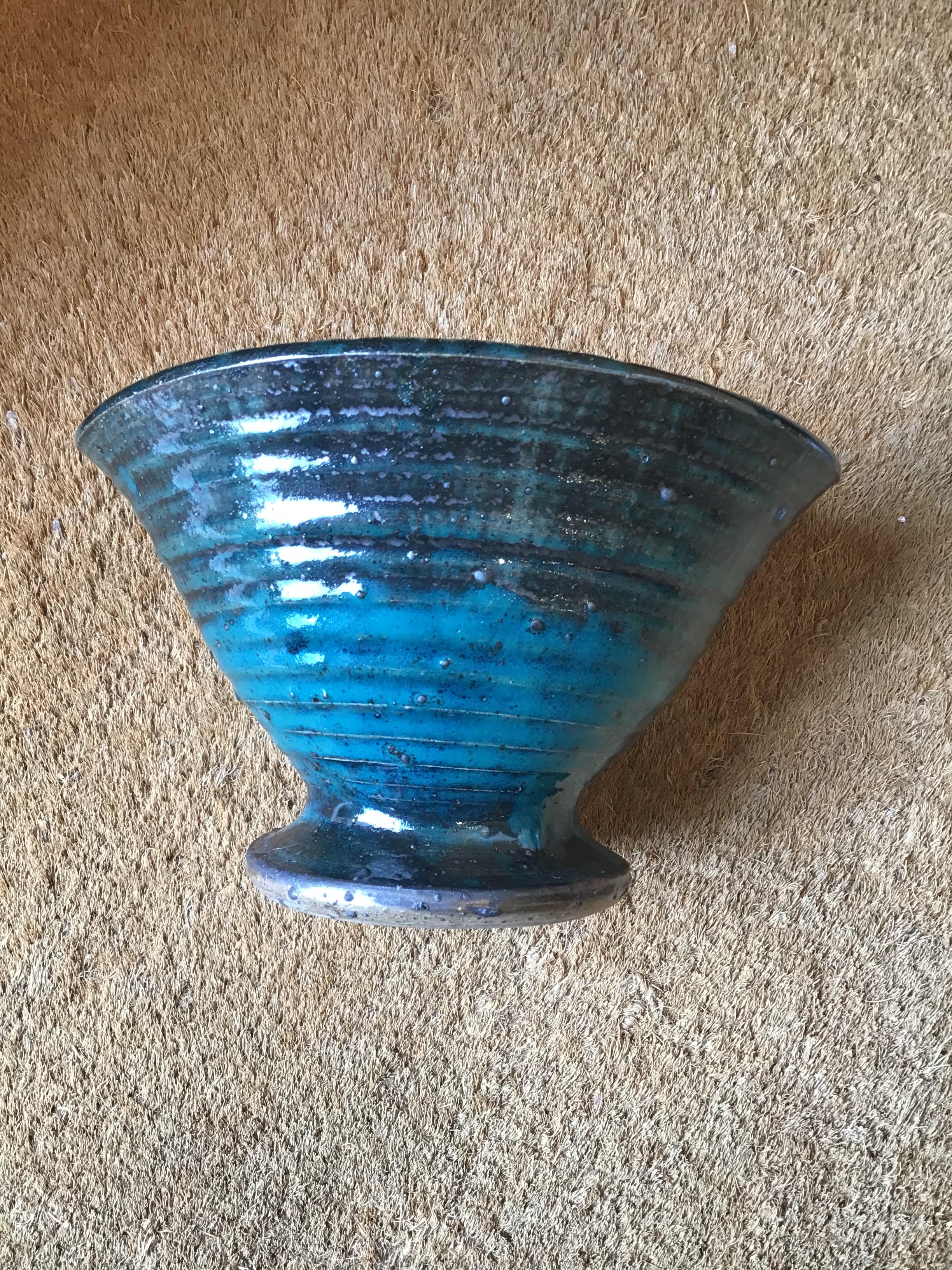 Rosemary Wren (1922-2013) at Oxshott Pottery Bowl squeezed form with green and dark glaze - Image 10 of 17