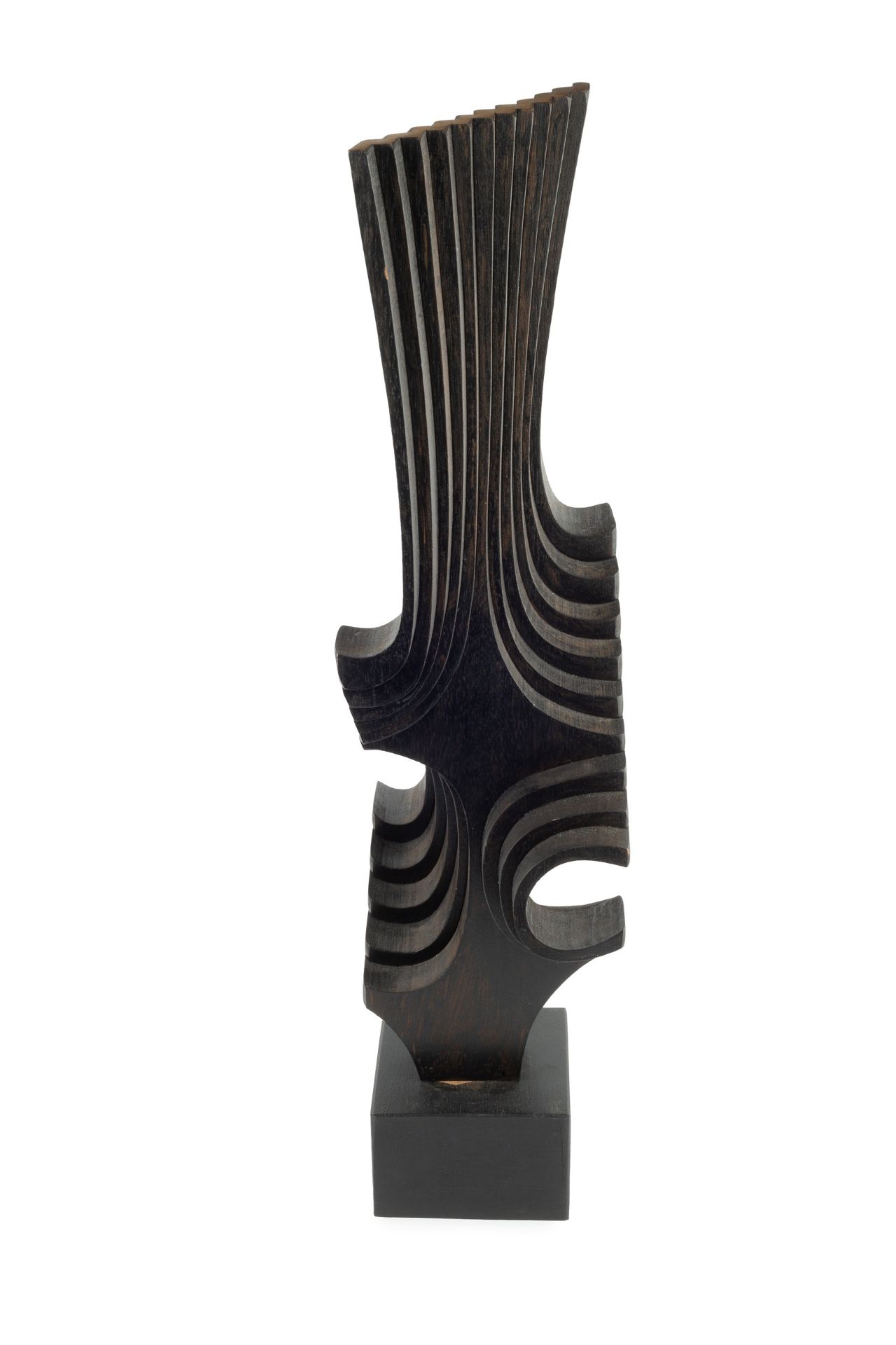 Brian Willsher (1930-2010) Untitled, 1969 signed and dated carved wood 68cm high. - Bild 4 aus 4