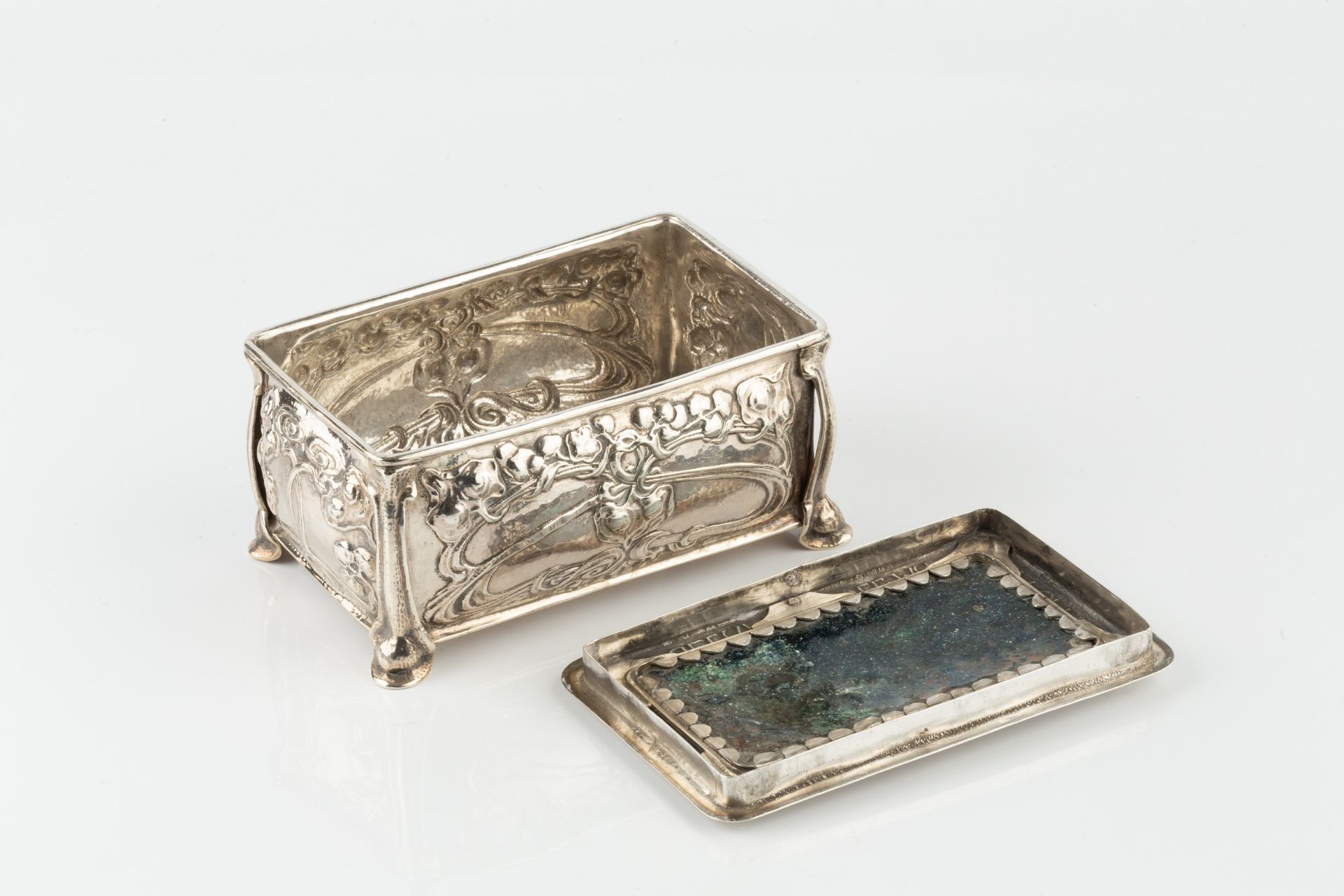 Omar Ramsden (1873-1939) and Alwyn Carr (1872-1940) An Arts & Crafts silver and enamel box, 1902 the - Bild 4 aus 18