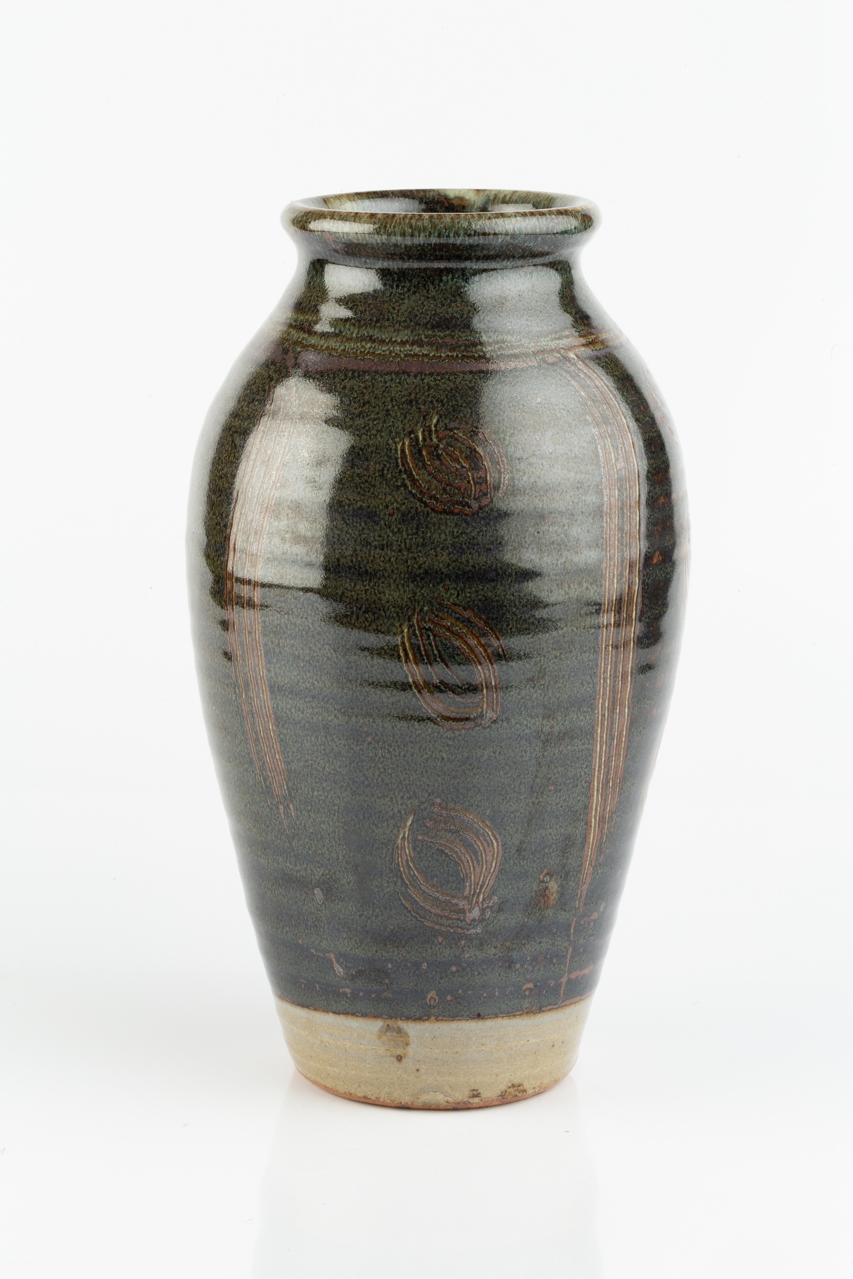 Attributed to Ray Finch (1914-2012) Large jar with partial tenmoku glaze 31 cm high; with an Eddie - Image 4 of 5