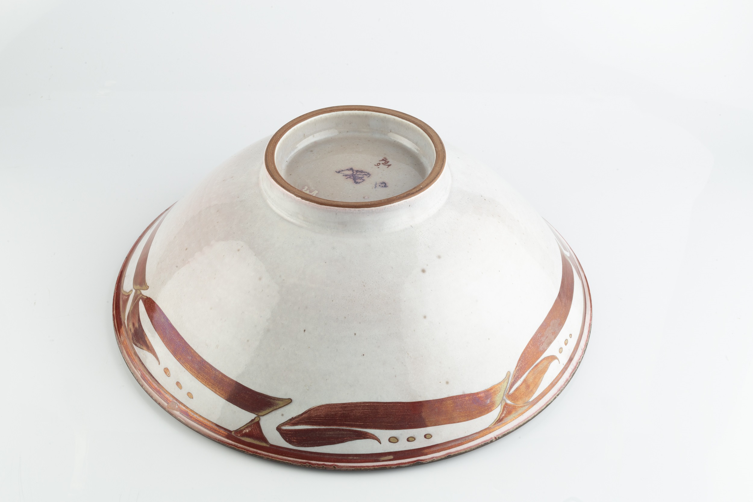 Alan Caiger-Smith (1930-2020) at Aldermaston Pottery Large footed bowl decorated in ruby and gold - Image 4 of 4