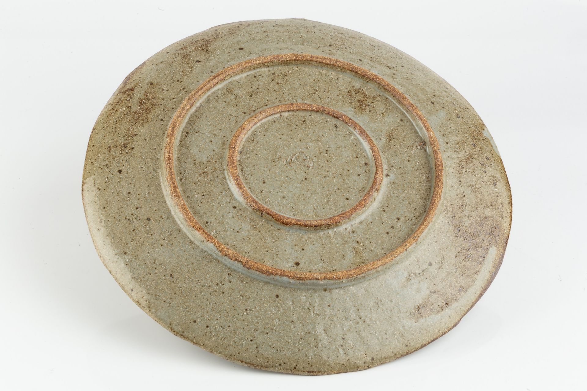 Akiko Hirai (b.1970) Dish stoneware, with oatmeal and brushed glaze impressed potter's seal 33cm - Image 2 of 2