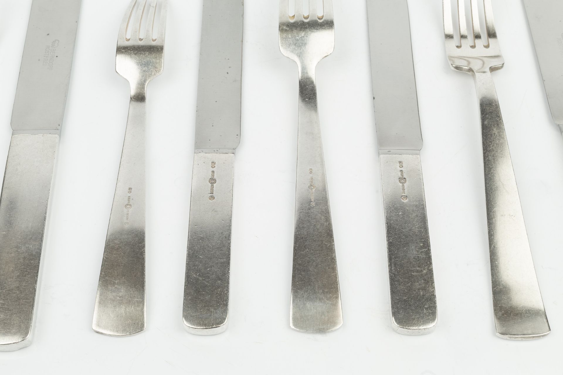 Gio Ponti (1891-1979) for Krupp, Berndorf 66-piece cutlery set, 1938 model no.4900, silver plate - Bild 2 aus 2